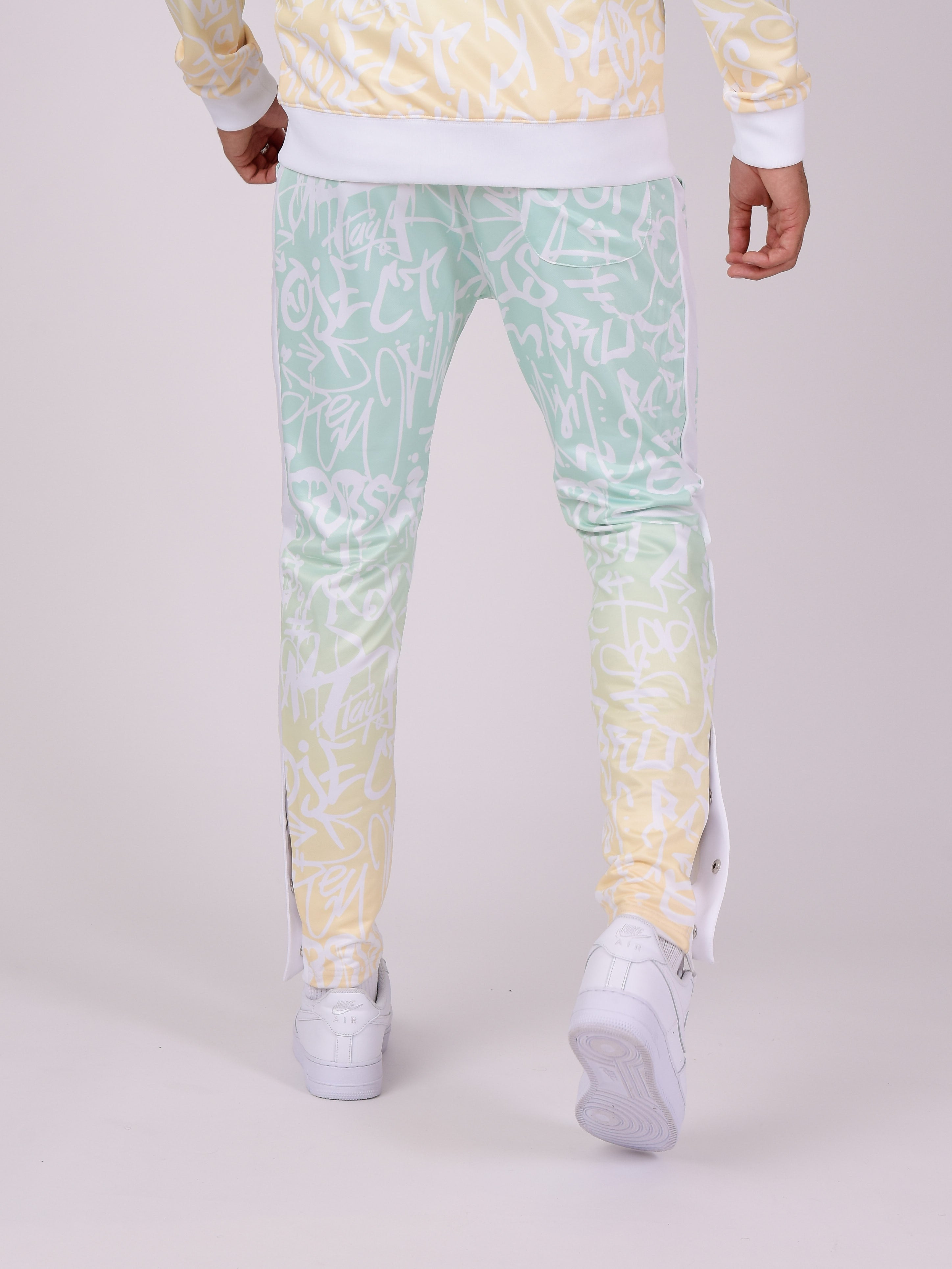 Gradient graffiti pants-5