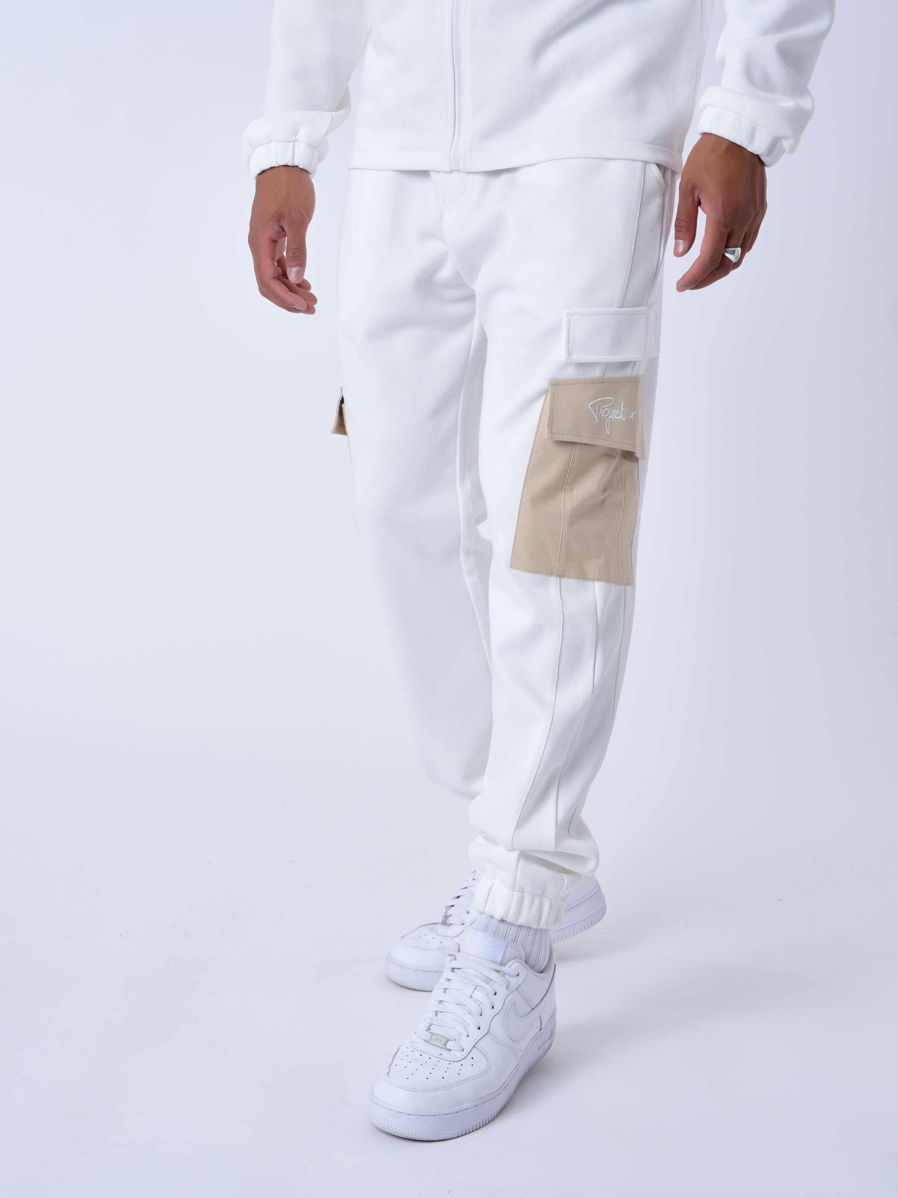 2240173-blanc-modelshot