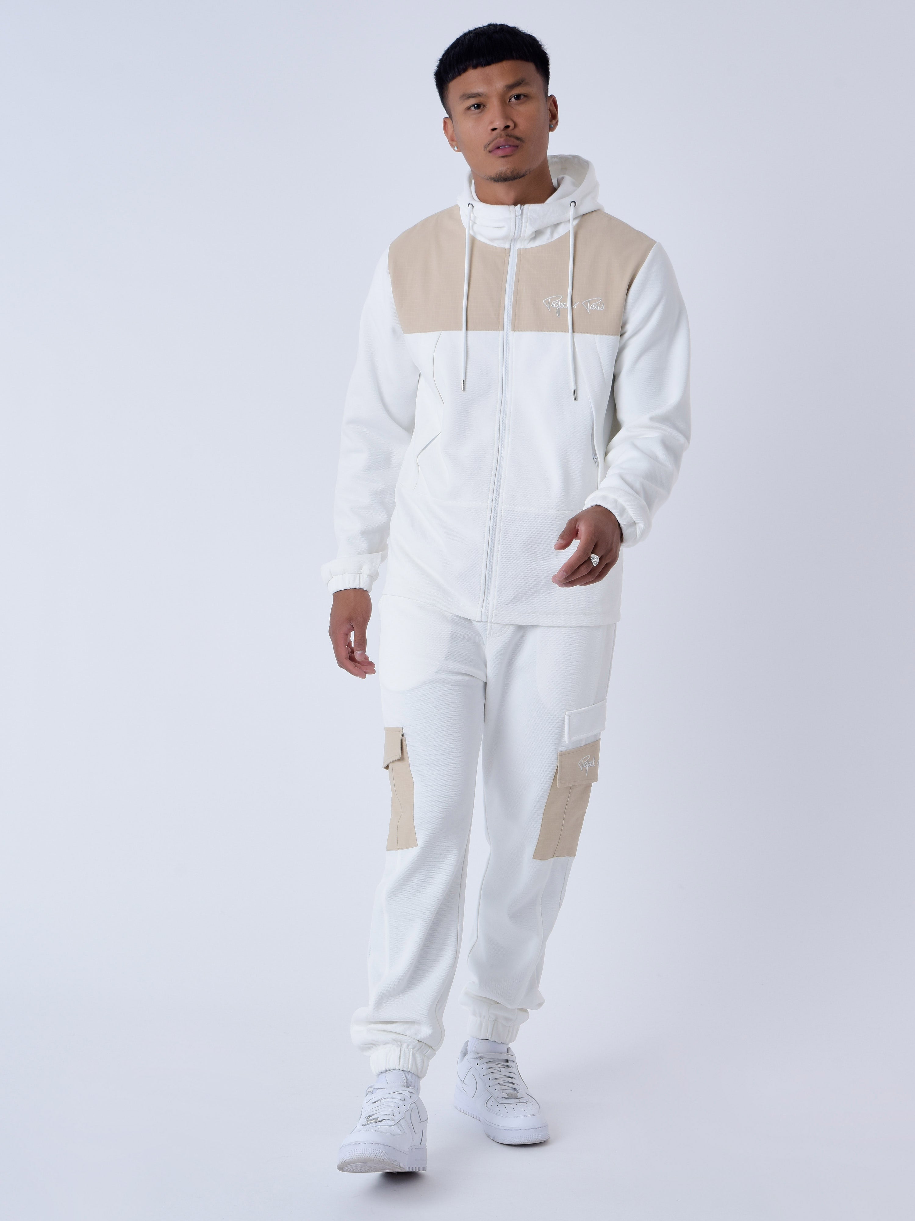 2240173-blanc-modelshot