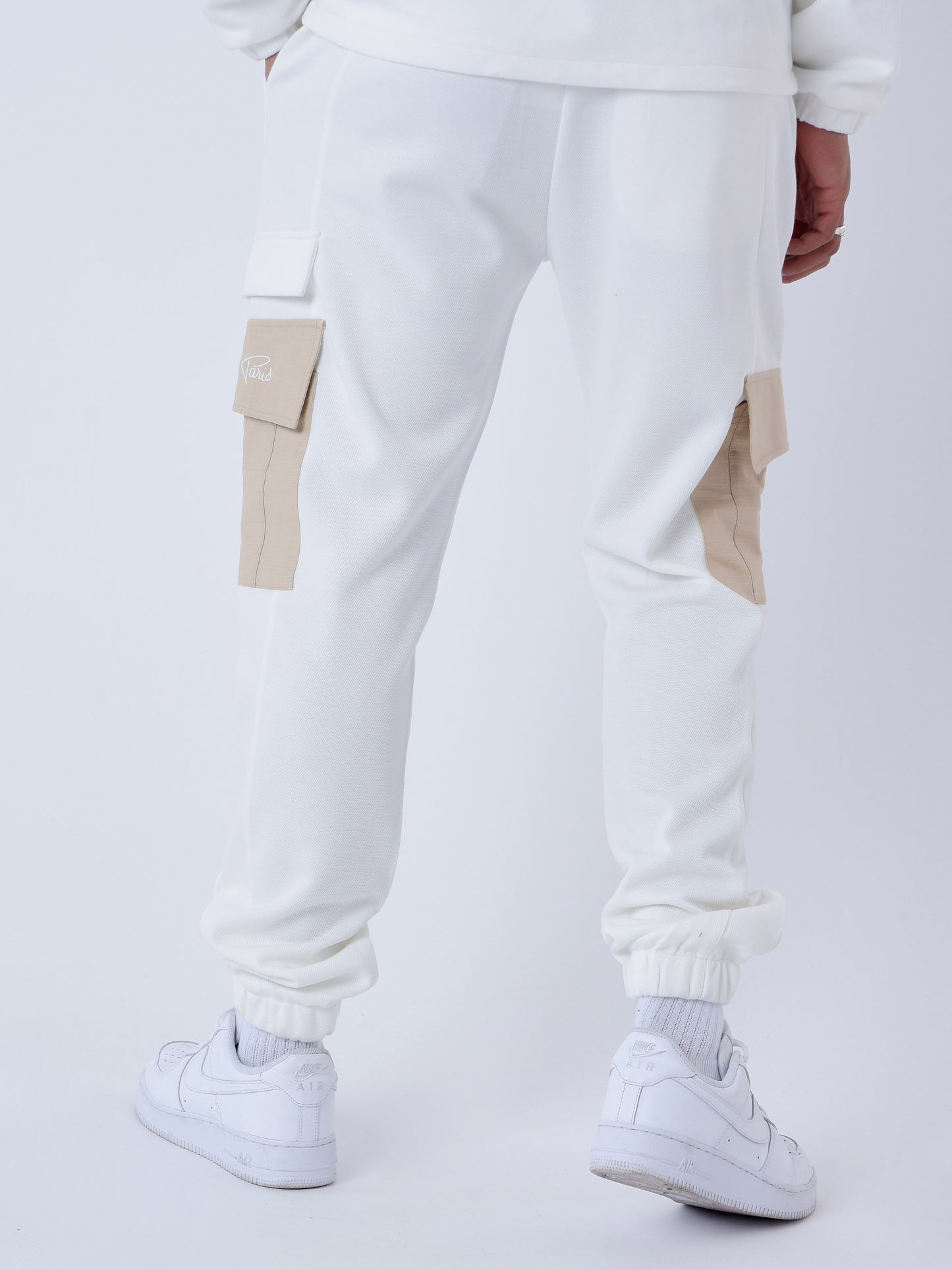 2240173-blanc-modelshot