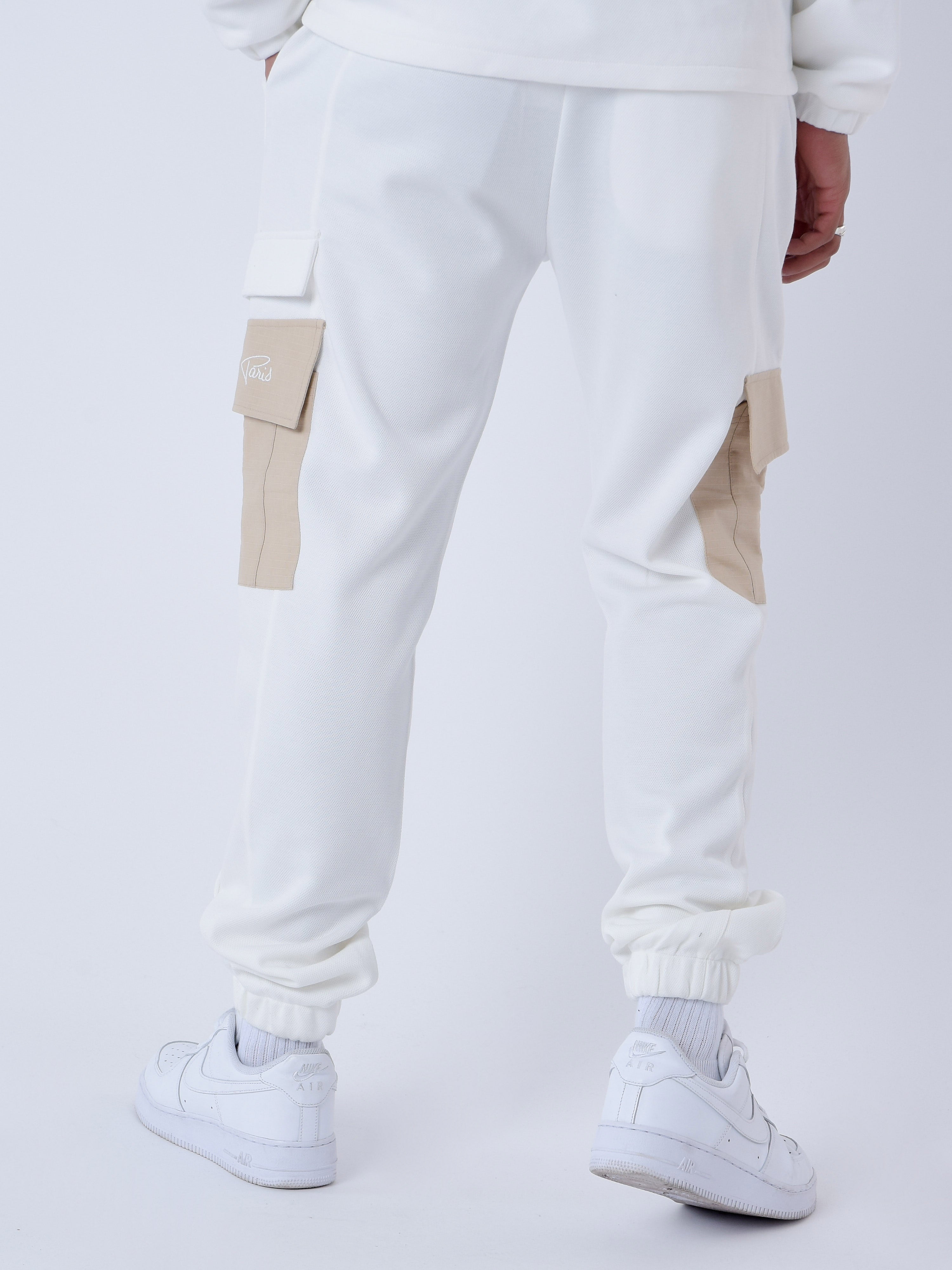 2240173-blanc-modelshot
