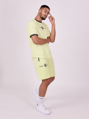 2240218-jaune-fluo-modelshot