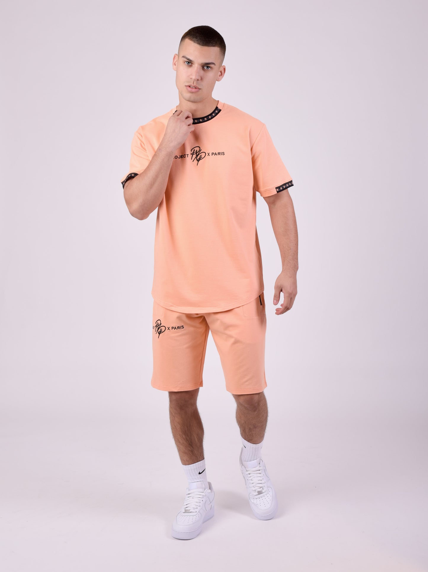 2240218-peche-modelshot