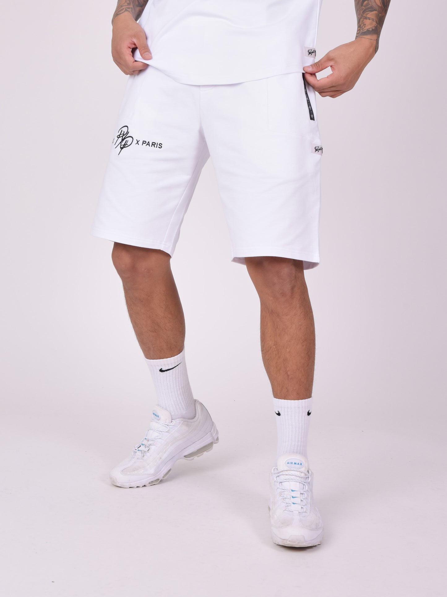 2240218-blanc-modelshot