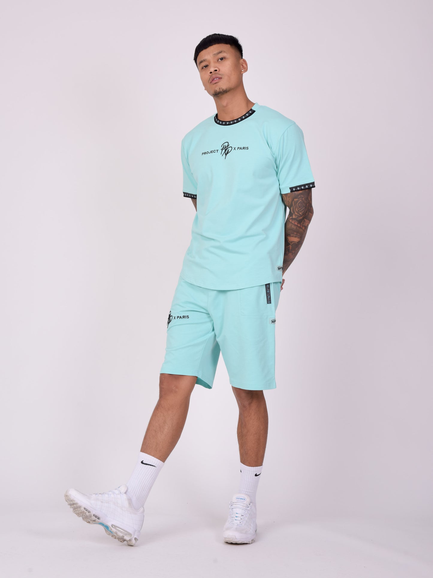 2240218-turquoise-modelshot