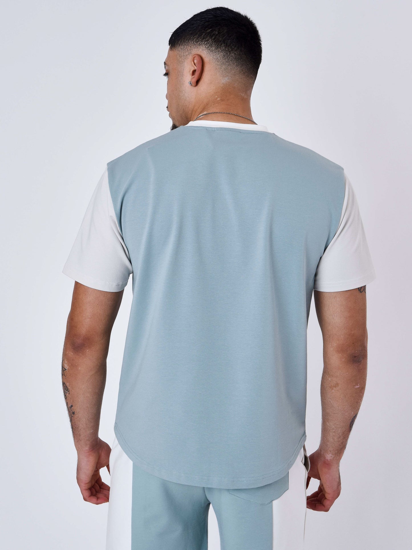 2310012-bleu-vert-modelshot