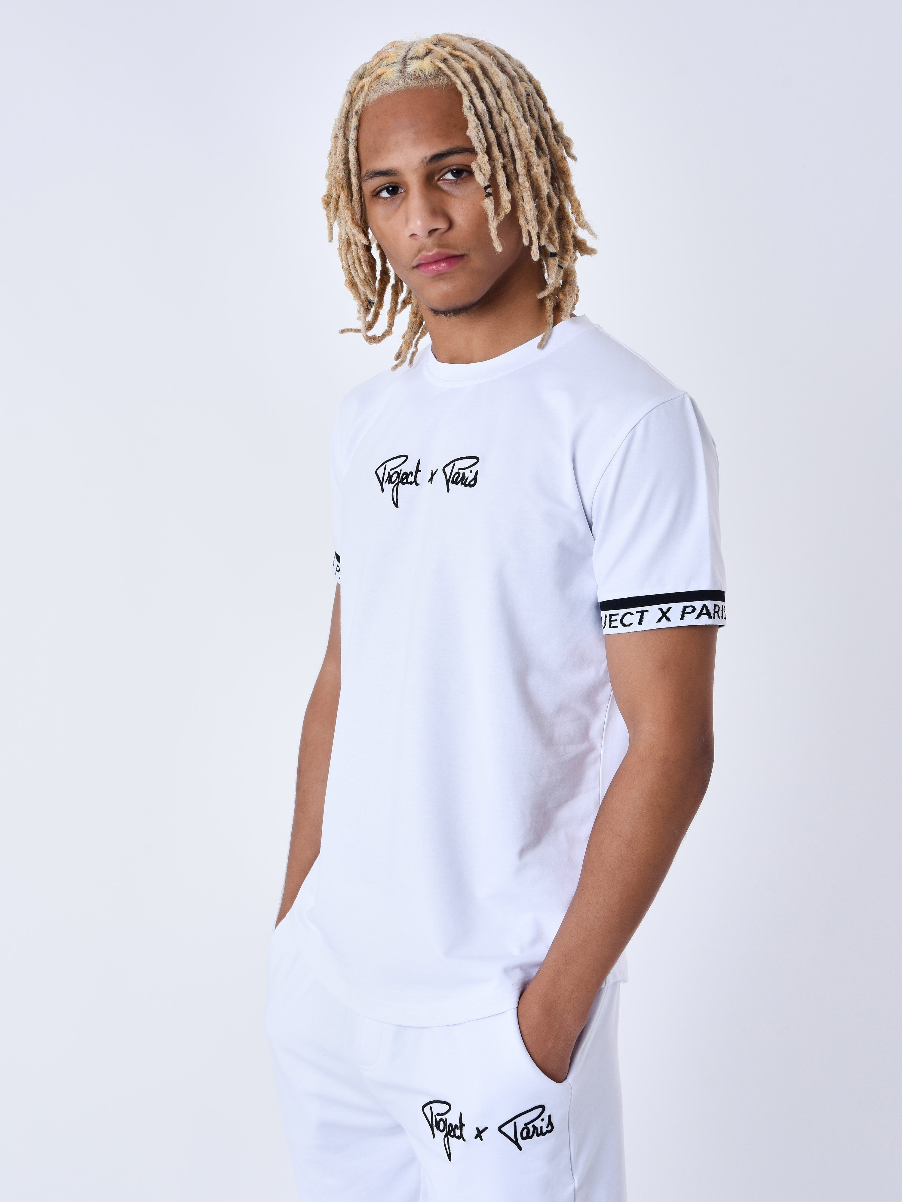 2310022-blanc-modelshot