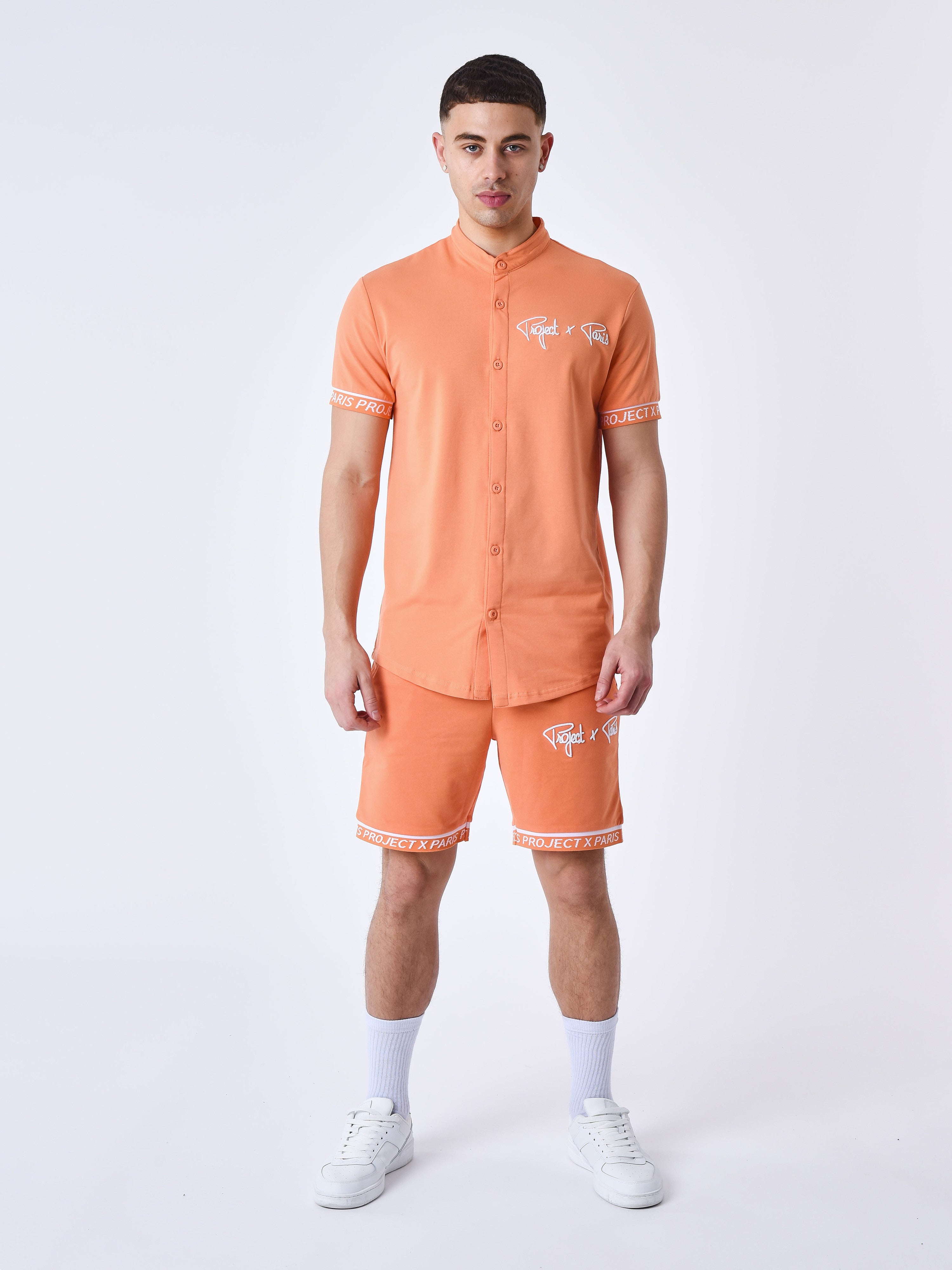 Short-sleeve shirt with embossed embroidered logo-3