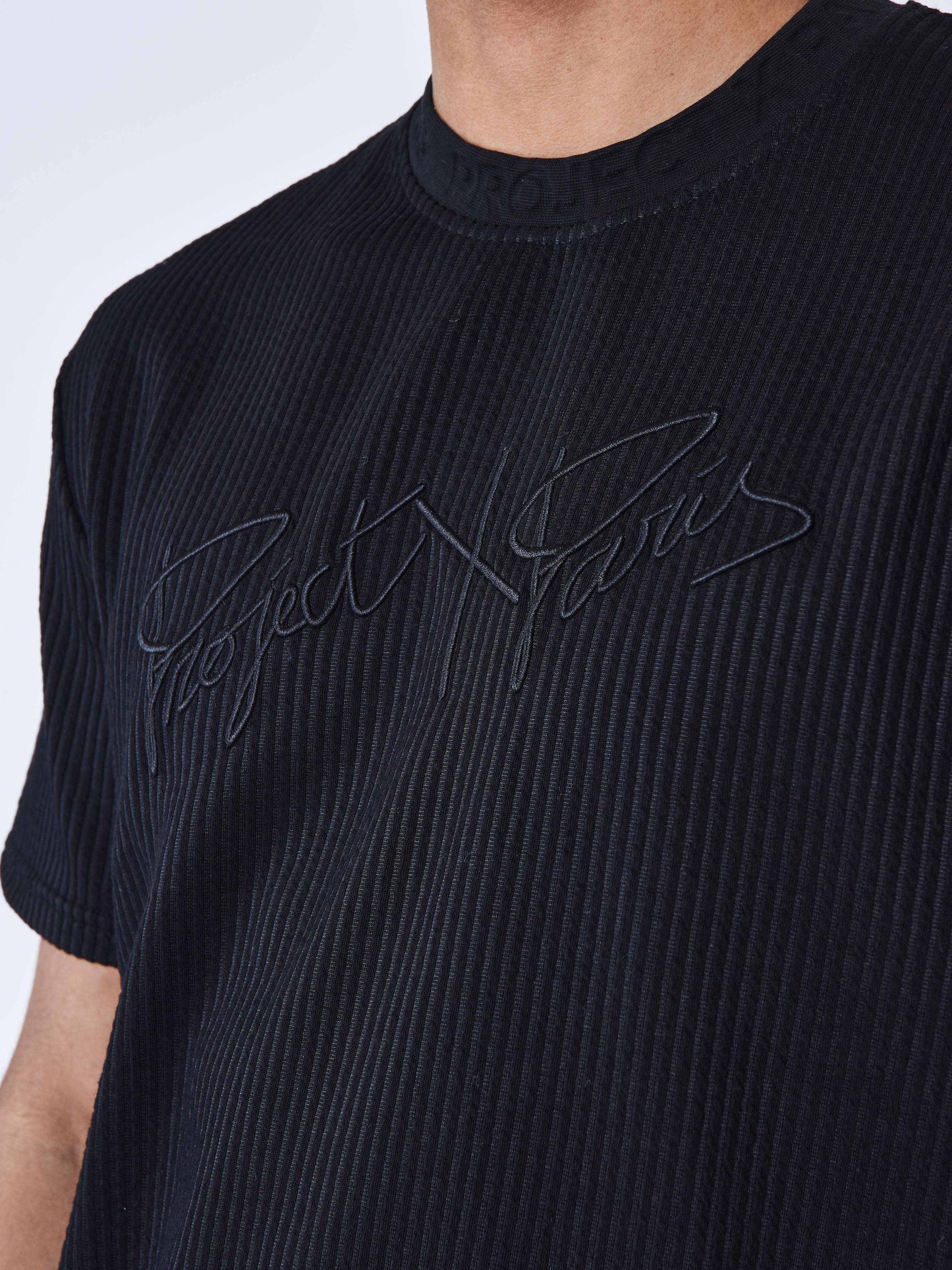 2310031-noir-detailshot