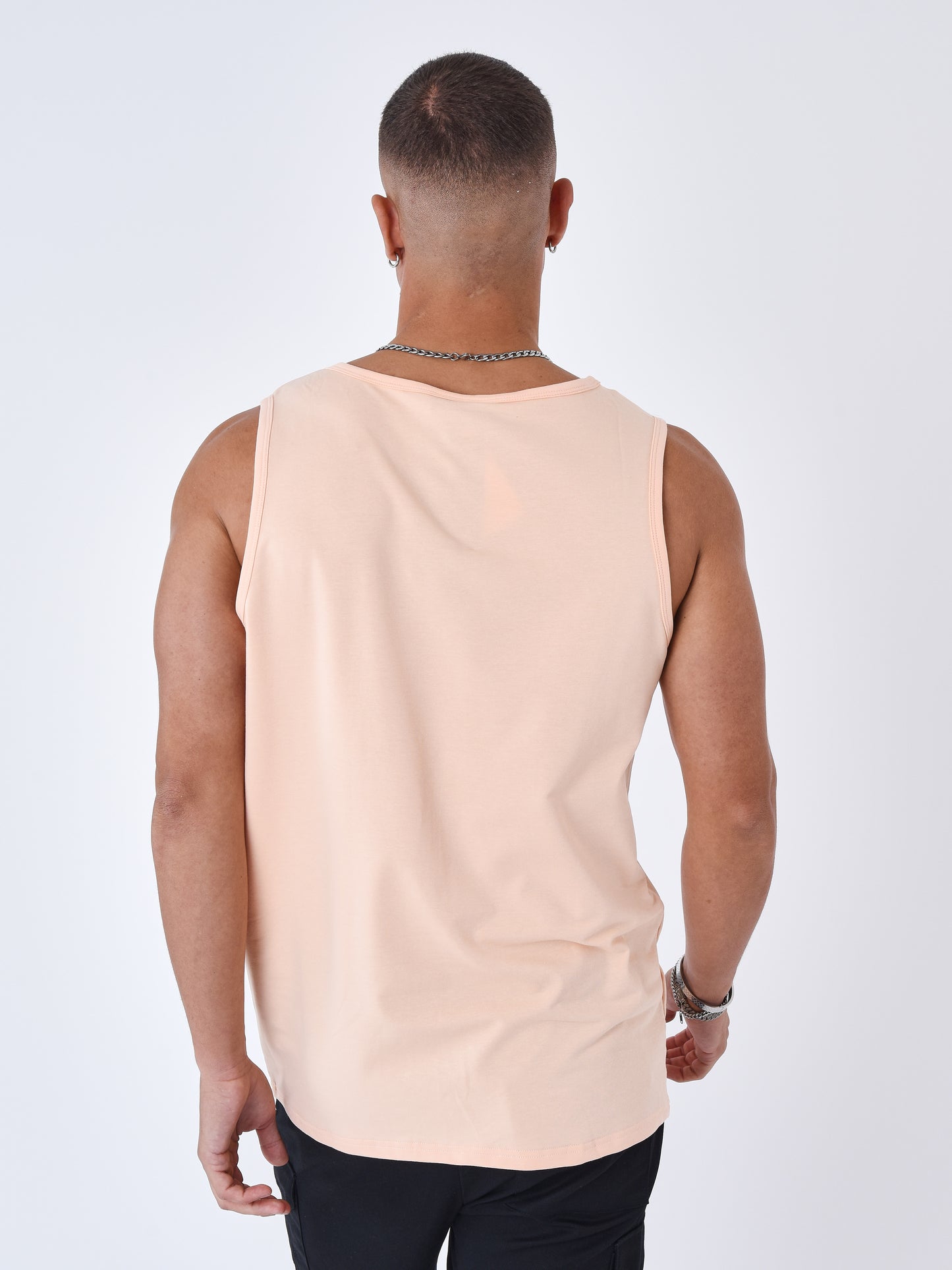2310046-peche-modelshot