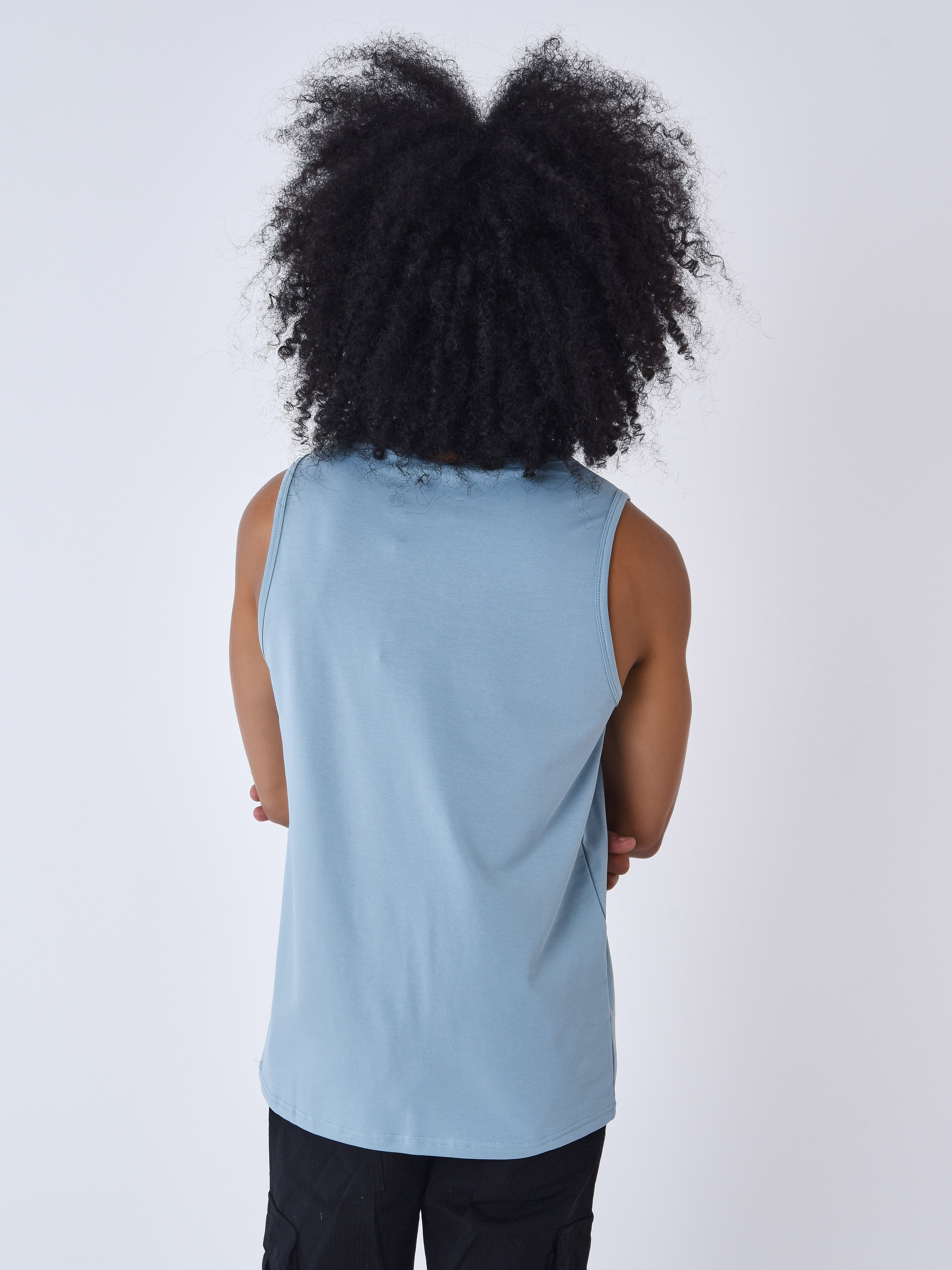 2310046-bleu-gris-modelshot