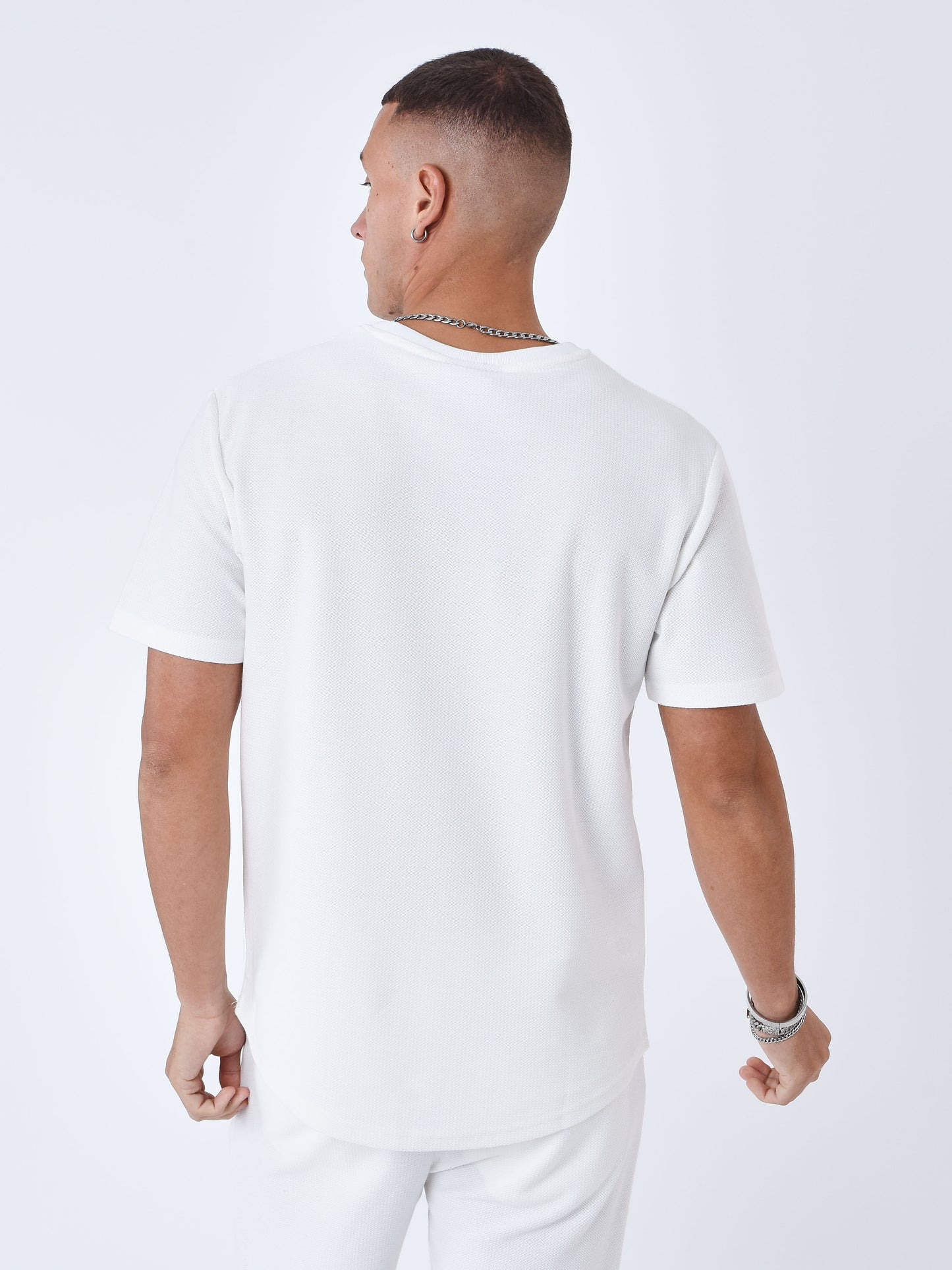 2310049-blanc-casse