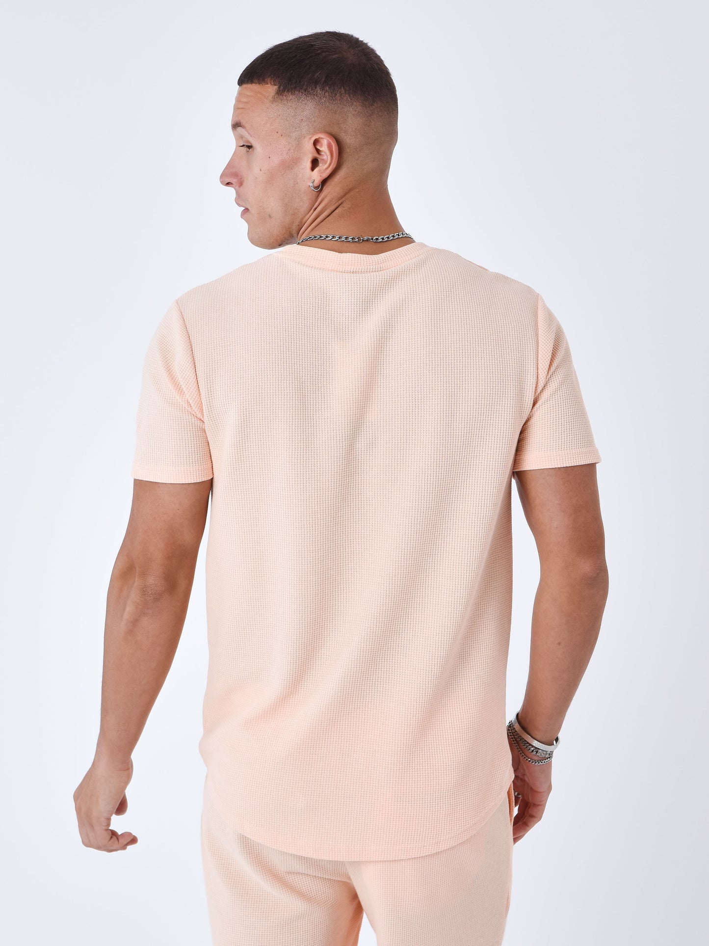 2310051-peche-modelshot