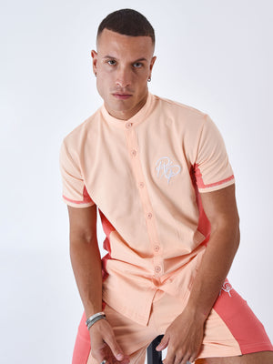 2310053-peche-modelshot