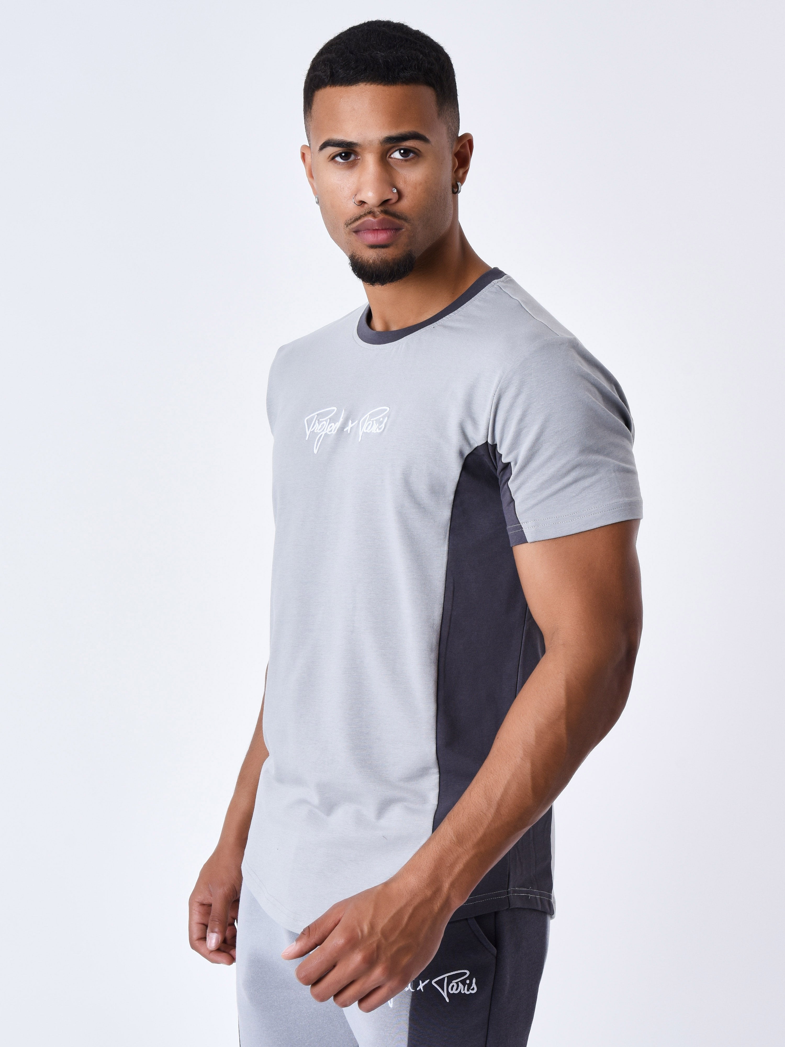 2310058-gris-clair-modelshot