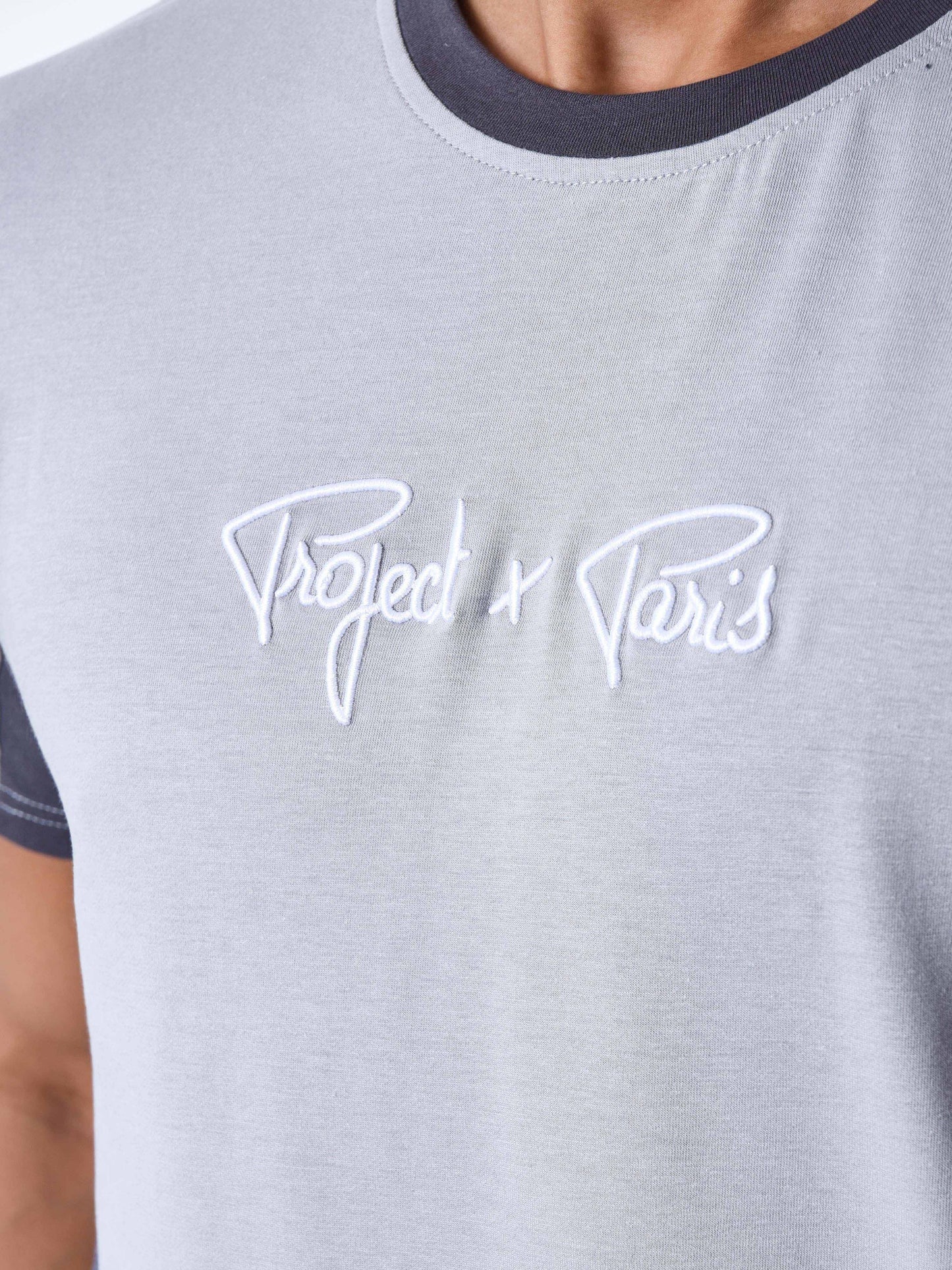 2310058-gris-clair-detailshot