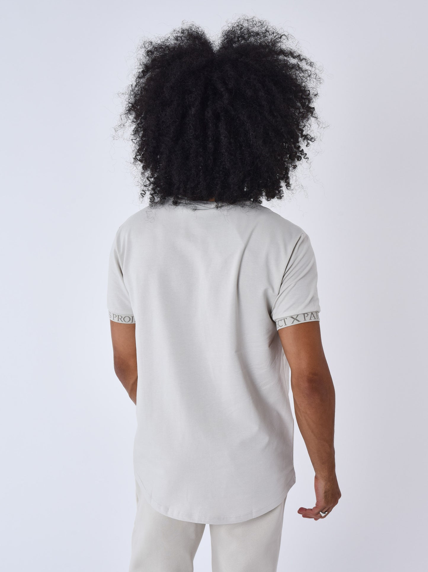2310059-greige-modelshot