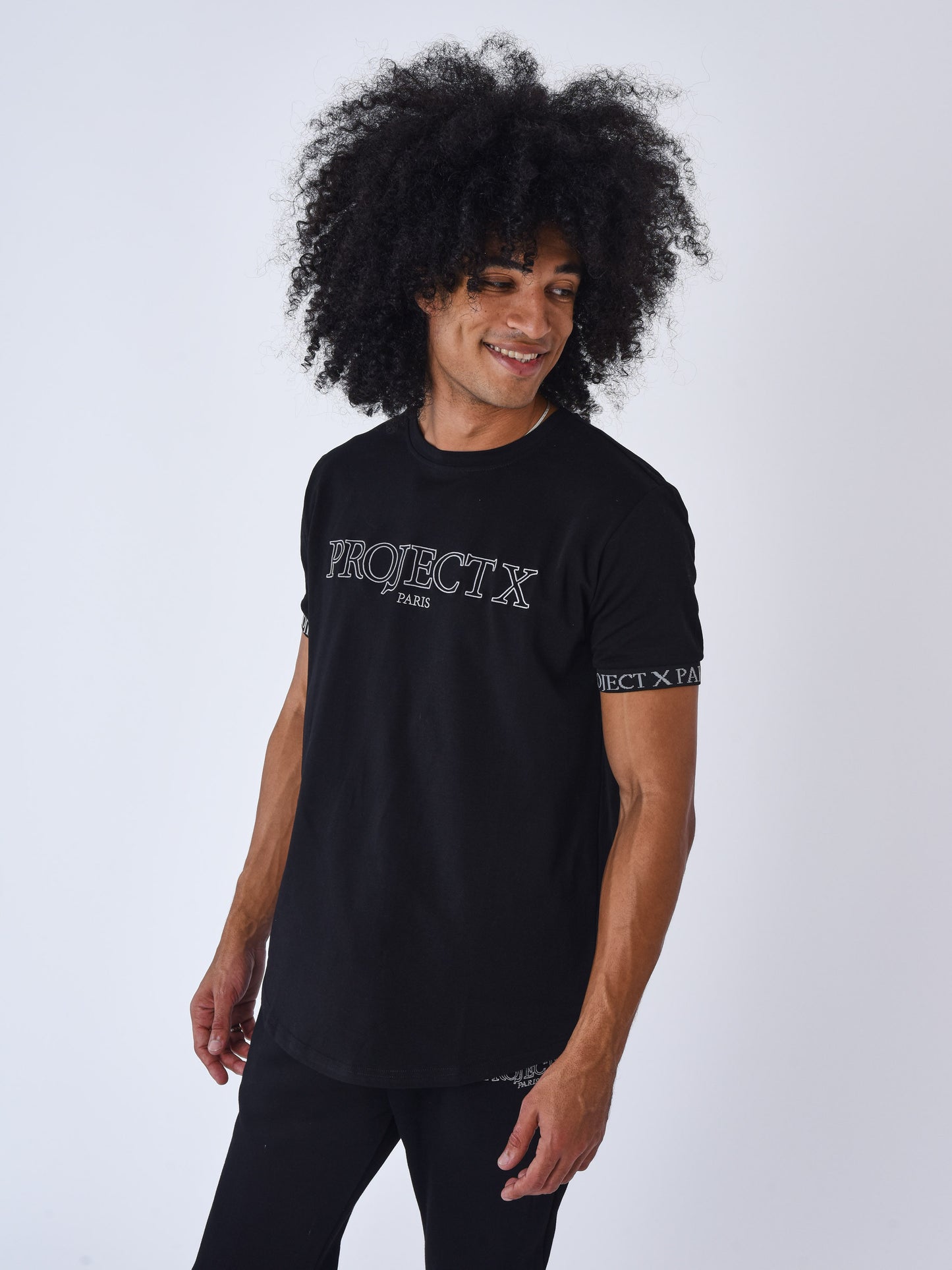 2310059-noir-modelshot