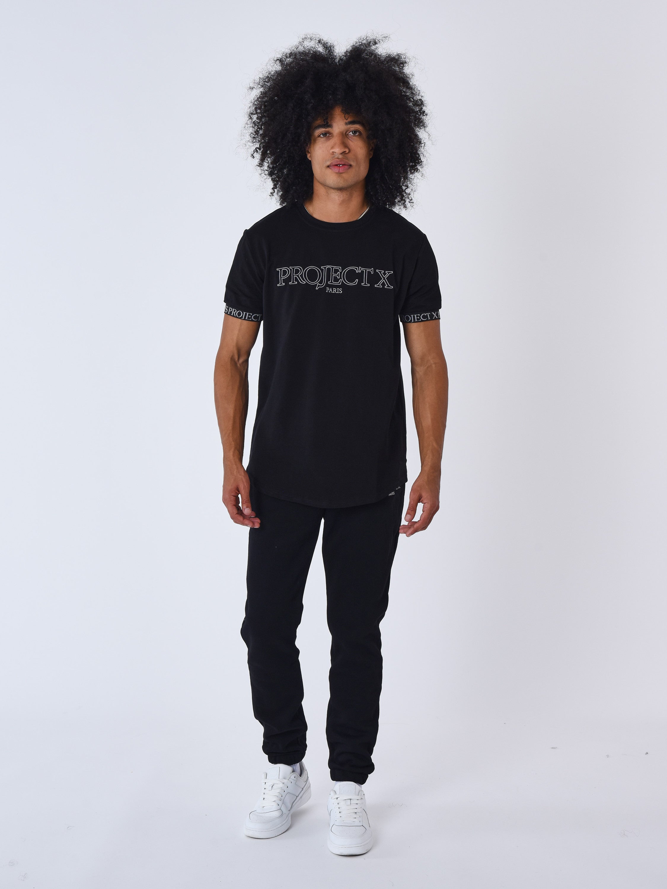 2310059-noir-modelshot