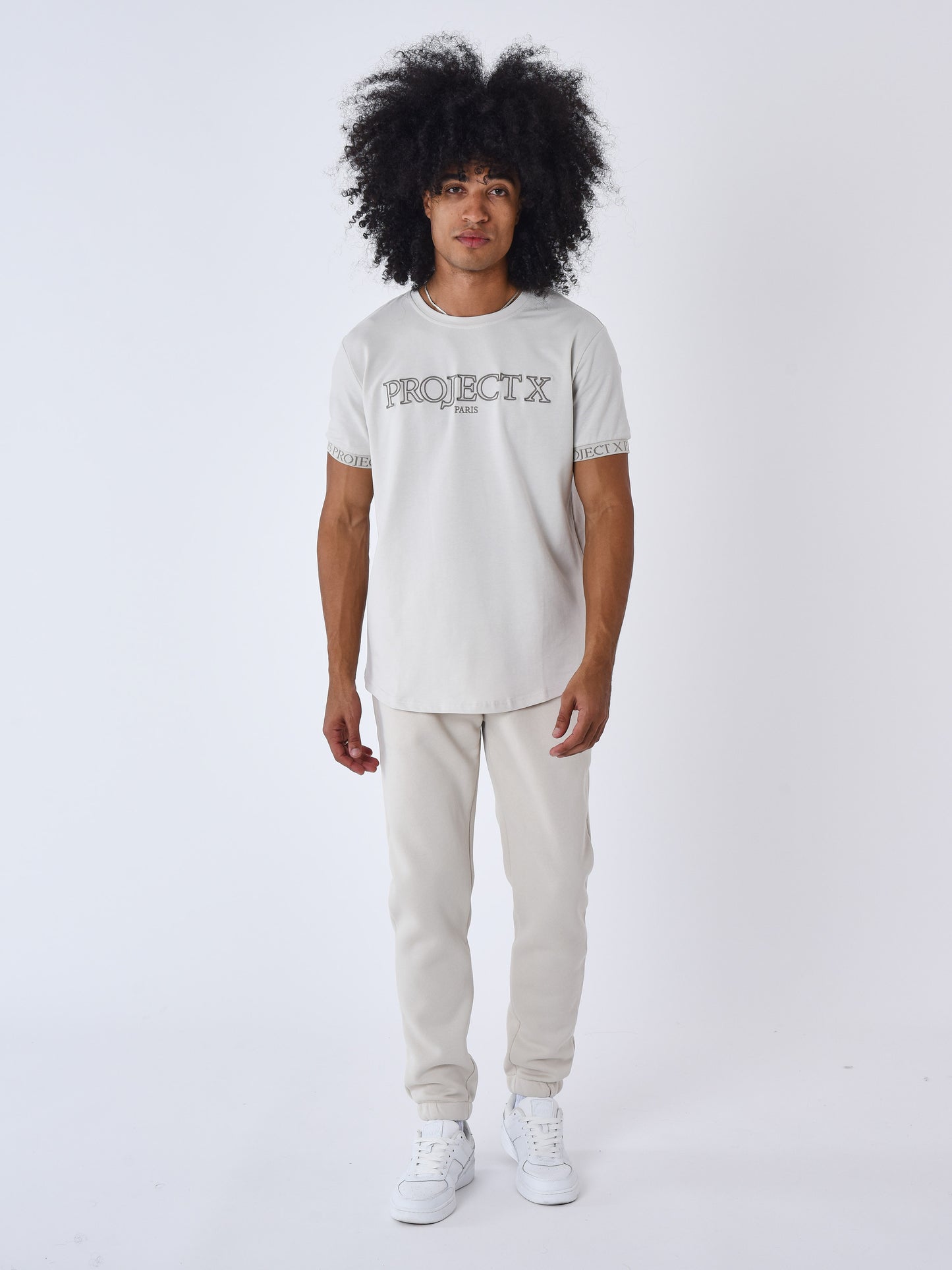 2310059-greige-modelshot
