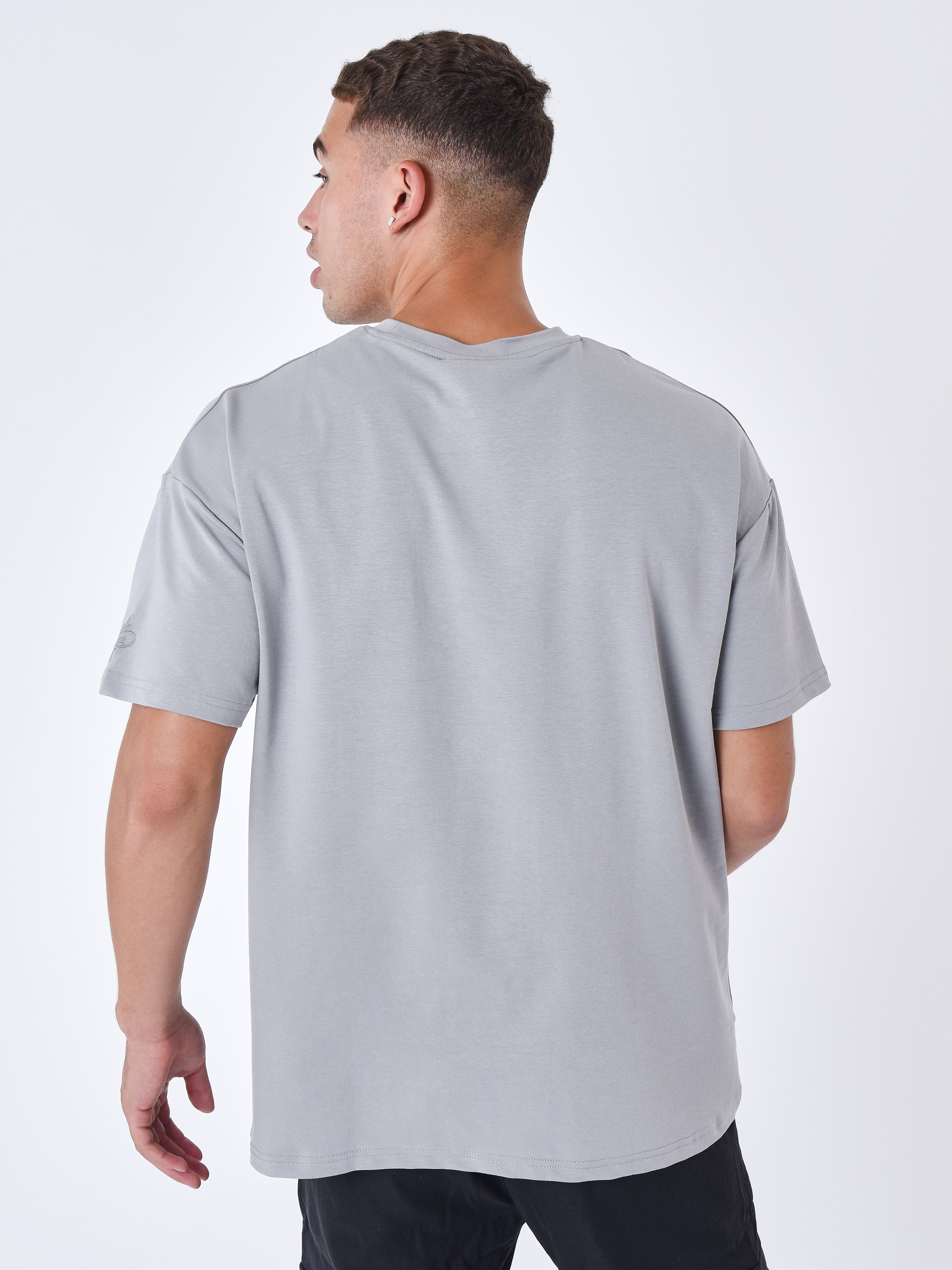 T-shirt con tasca a contrasto-2
