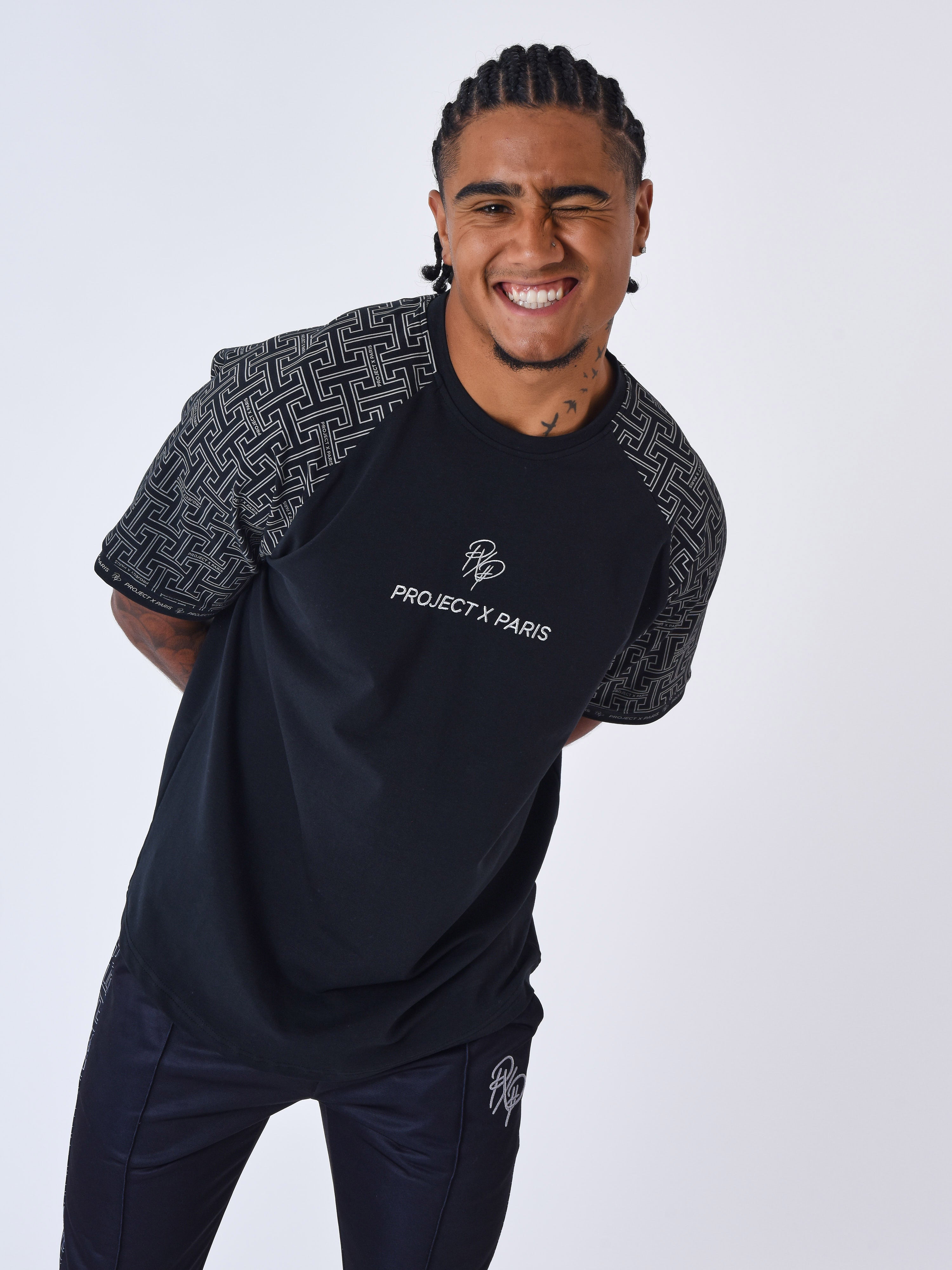 All over labyrinth sleeve T-shirt-4