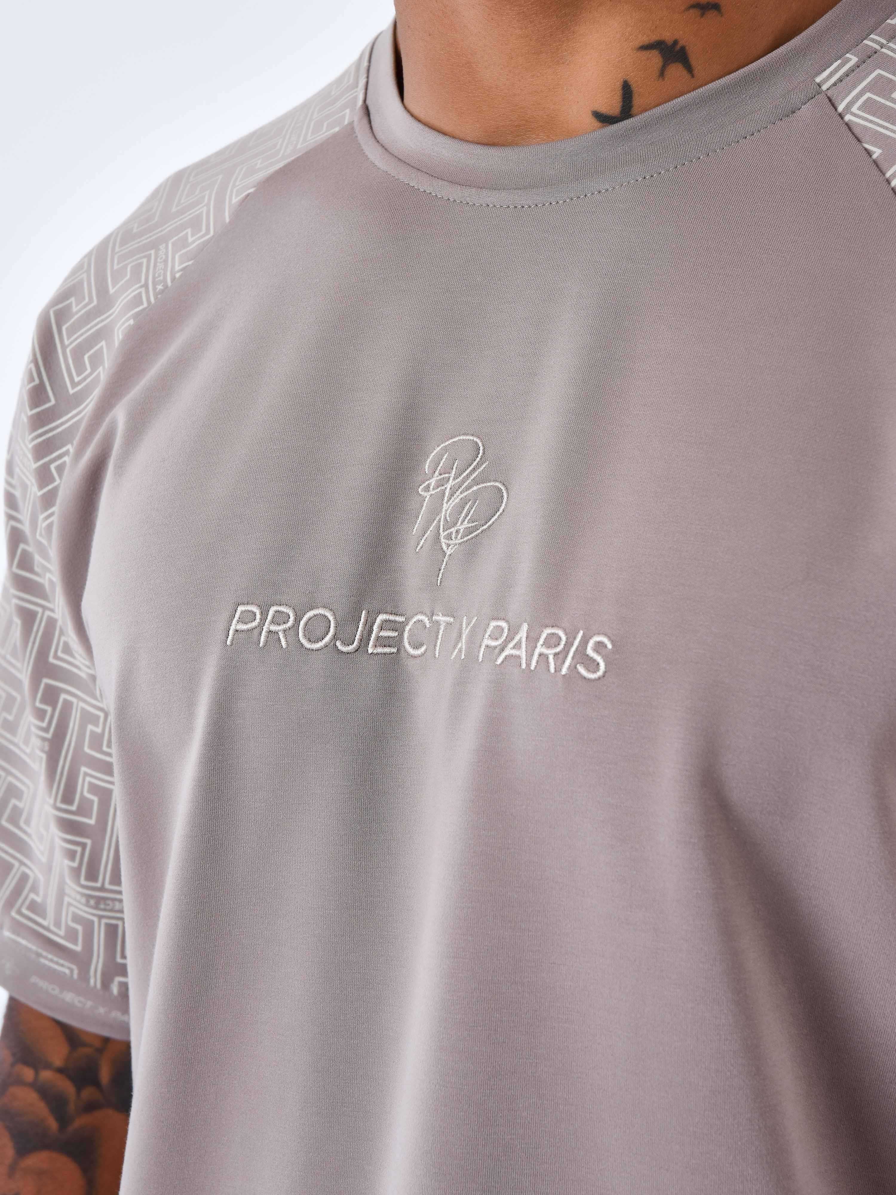 All over labyrinth sleeve T-shirt-5