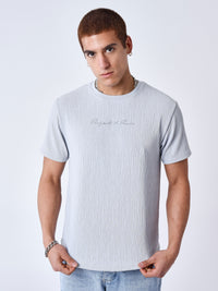 2310064-bleu-glacier-modelshot