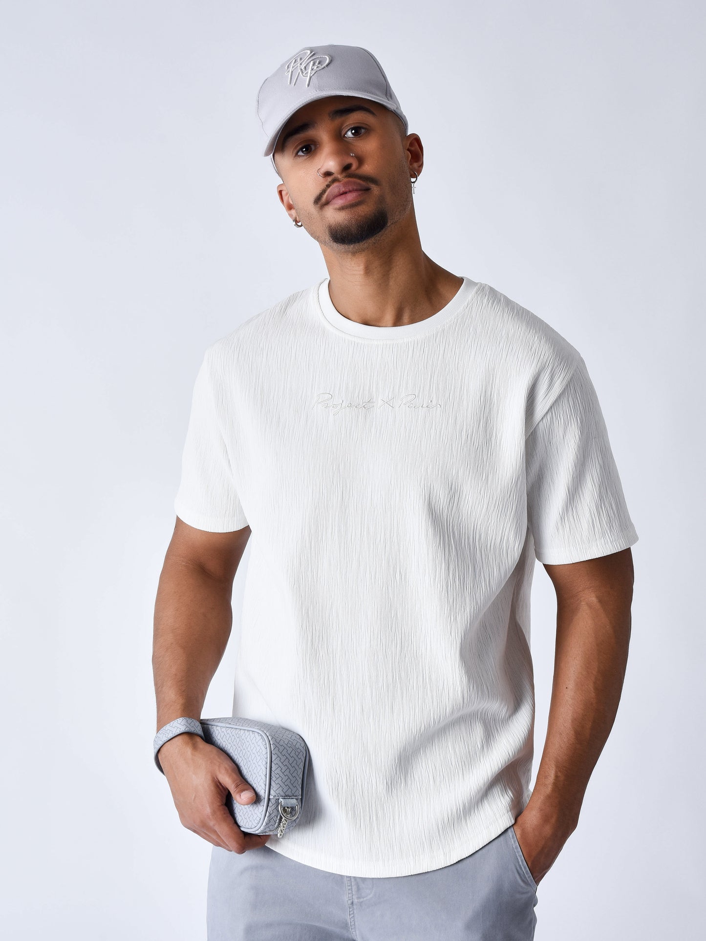 2310064-blanc-modelshot