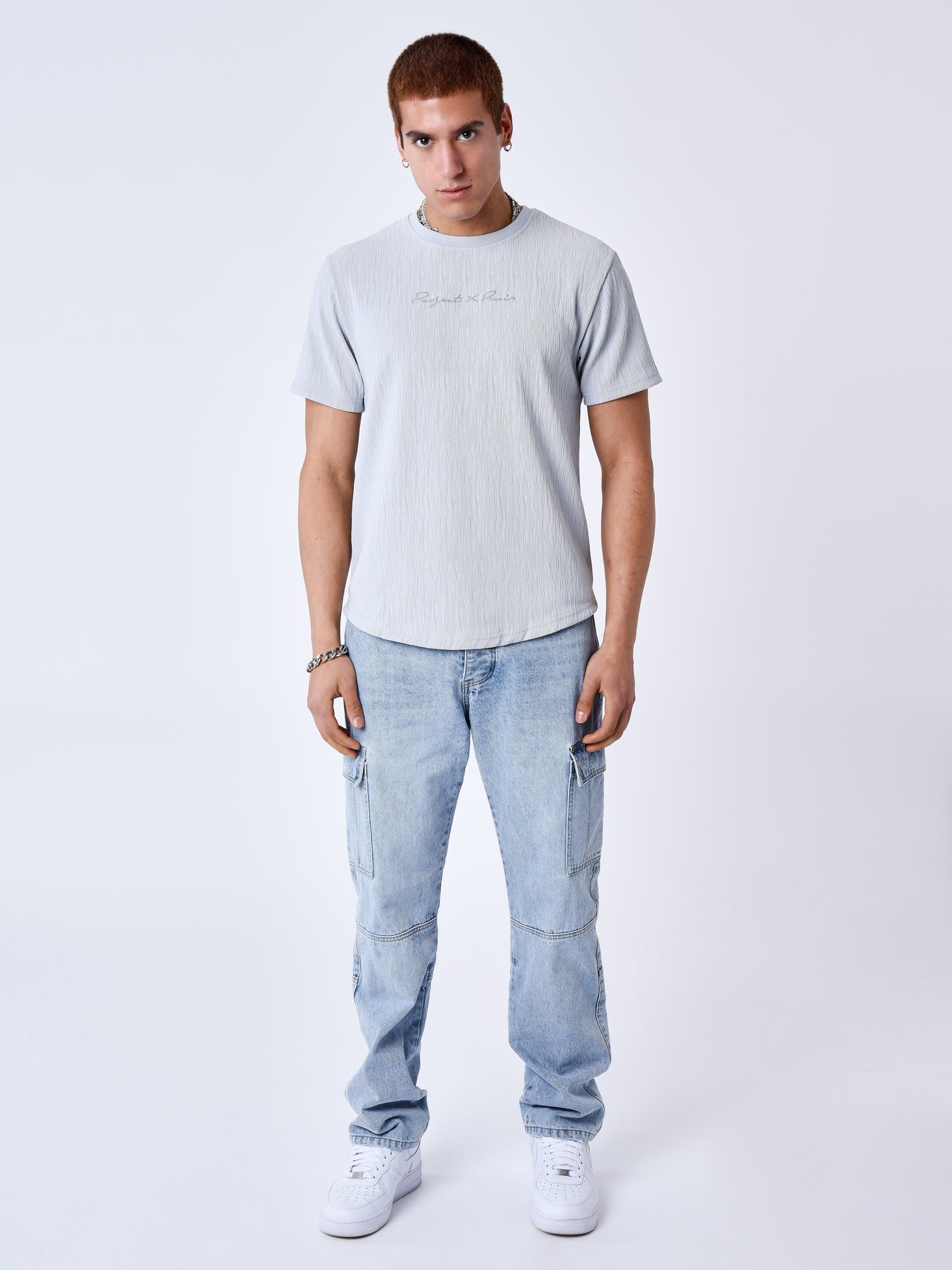 2310064-bleu-glacier-modelshot