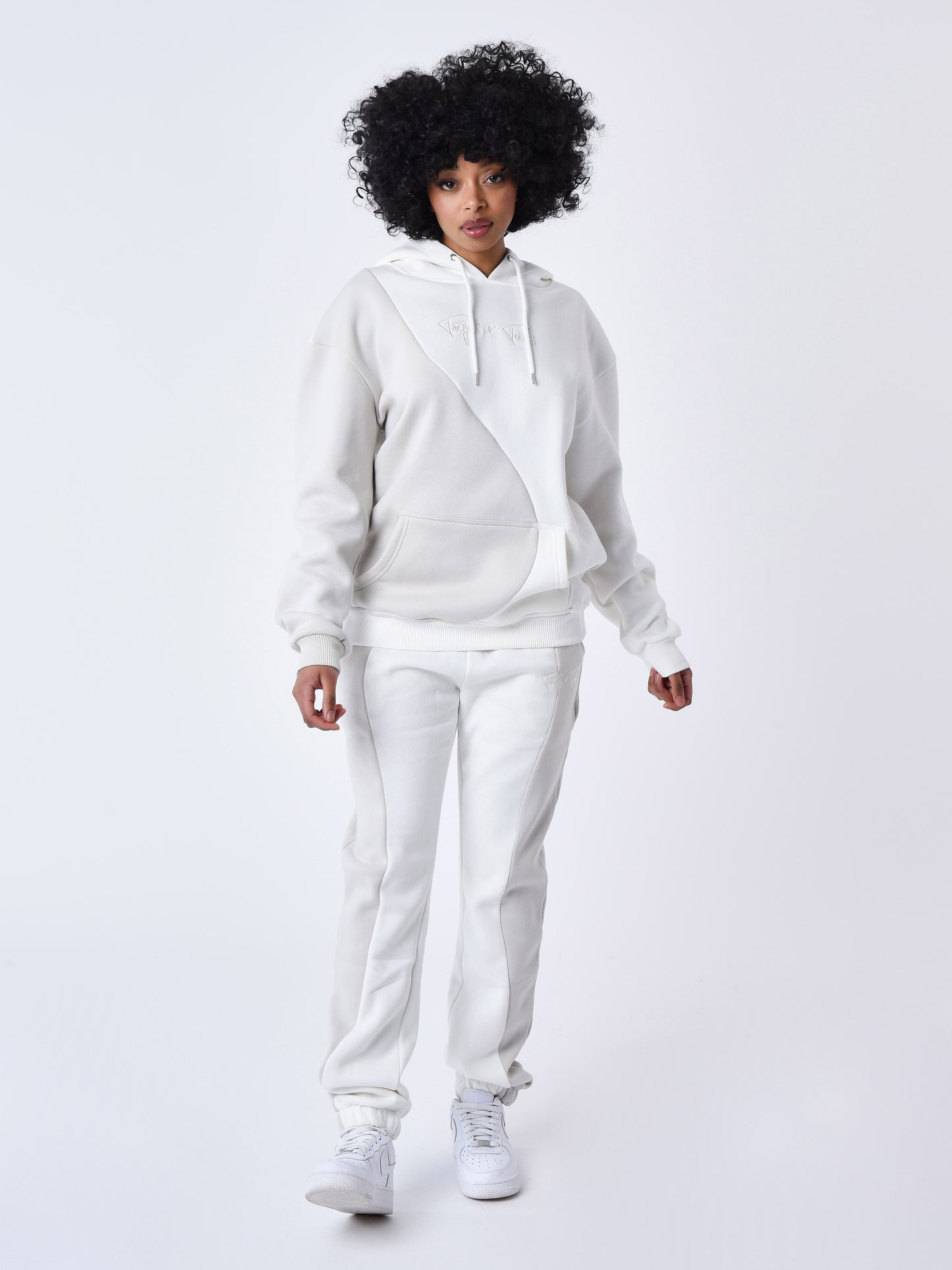2322007-greige-modelshot