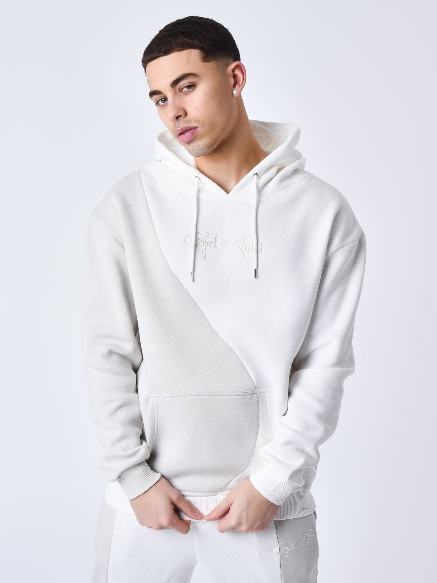 2322007-greige-modelshot