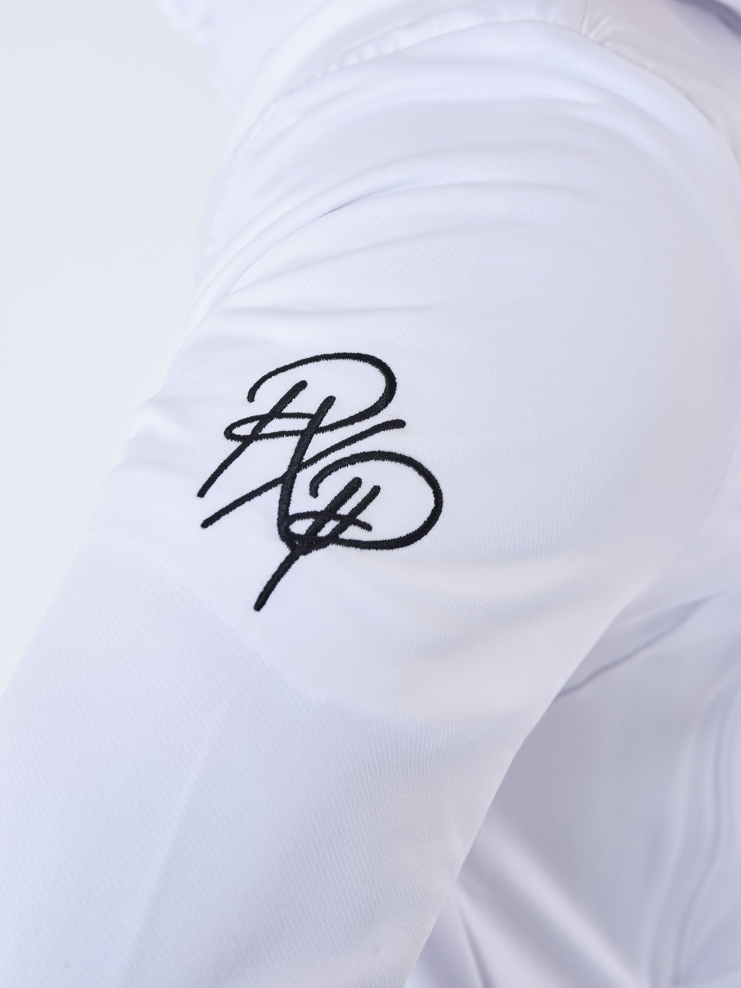 2322010-blanc
