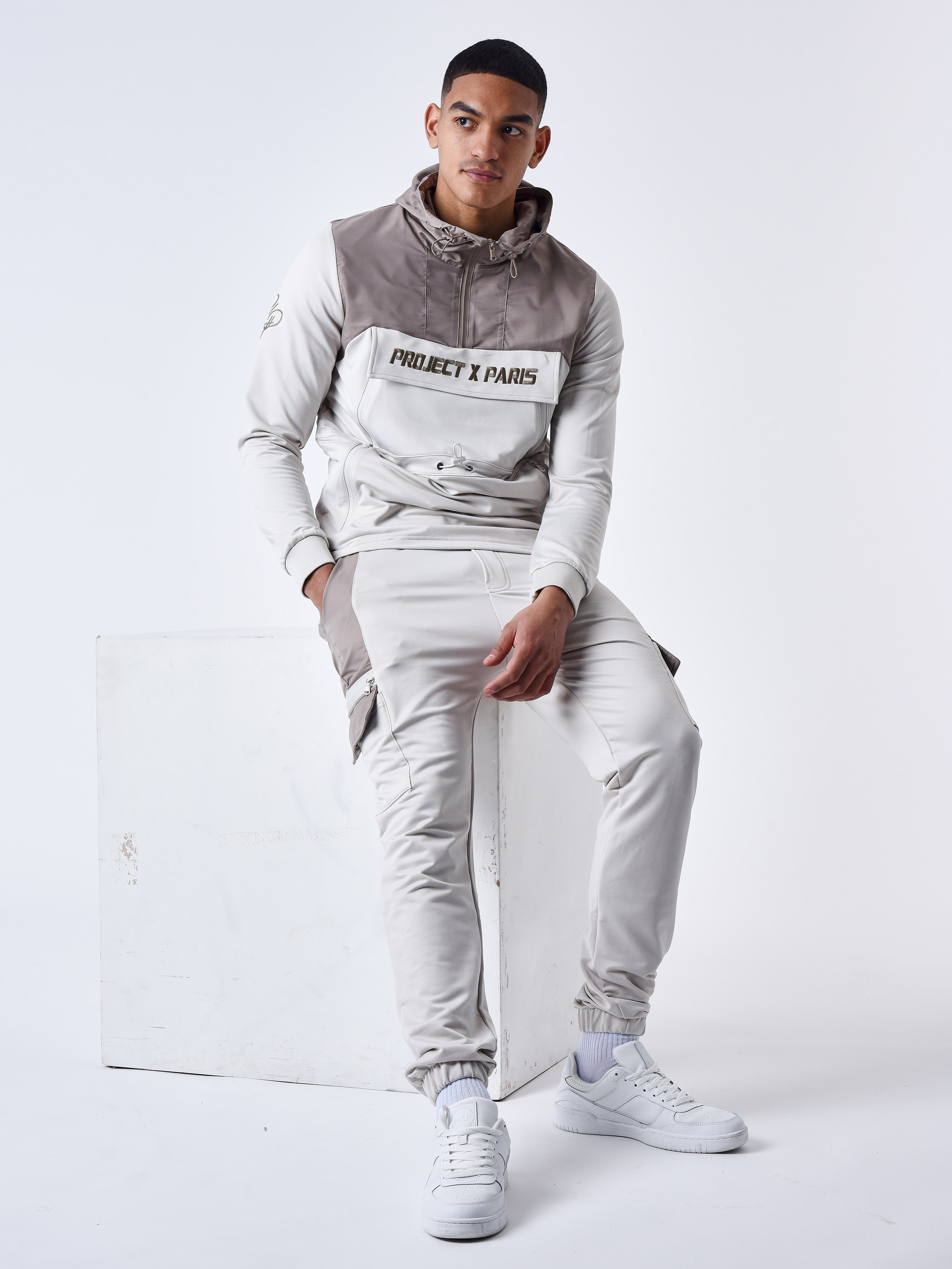 Sweatshirt mit Kapuze im zweifarbigen Windbreaker-Stil-3