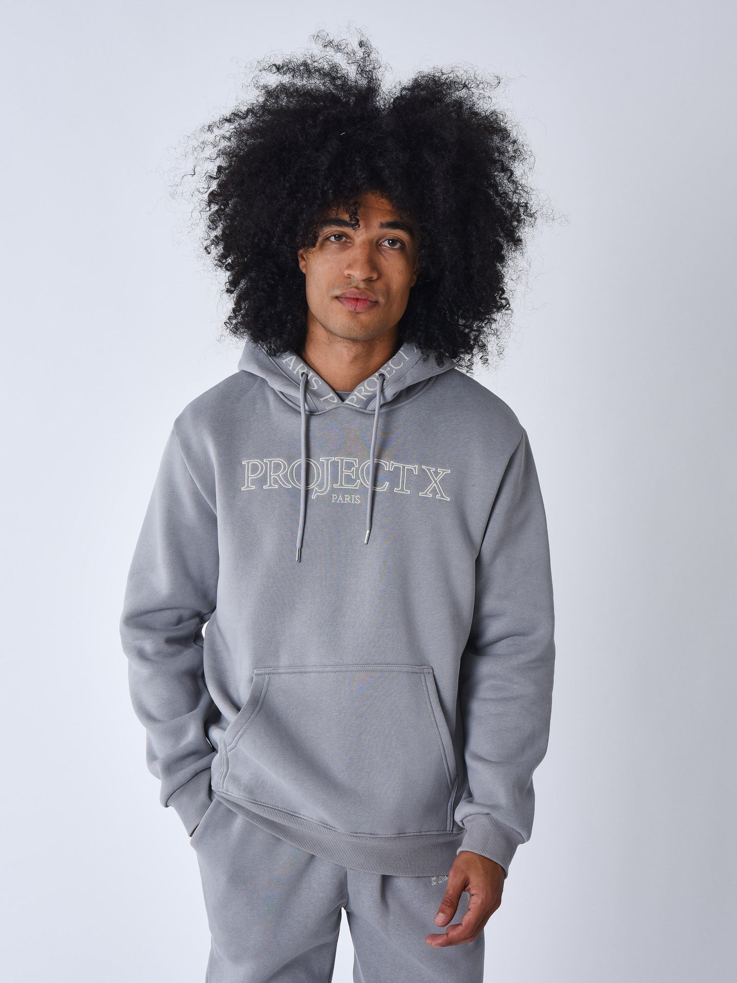 2322030-gris-clair-modelshot
