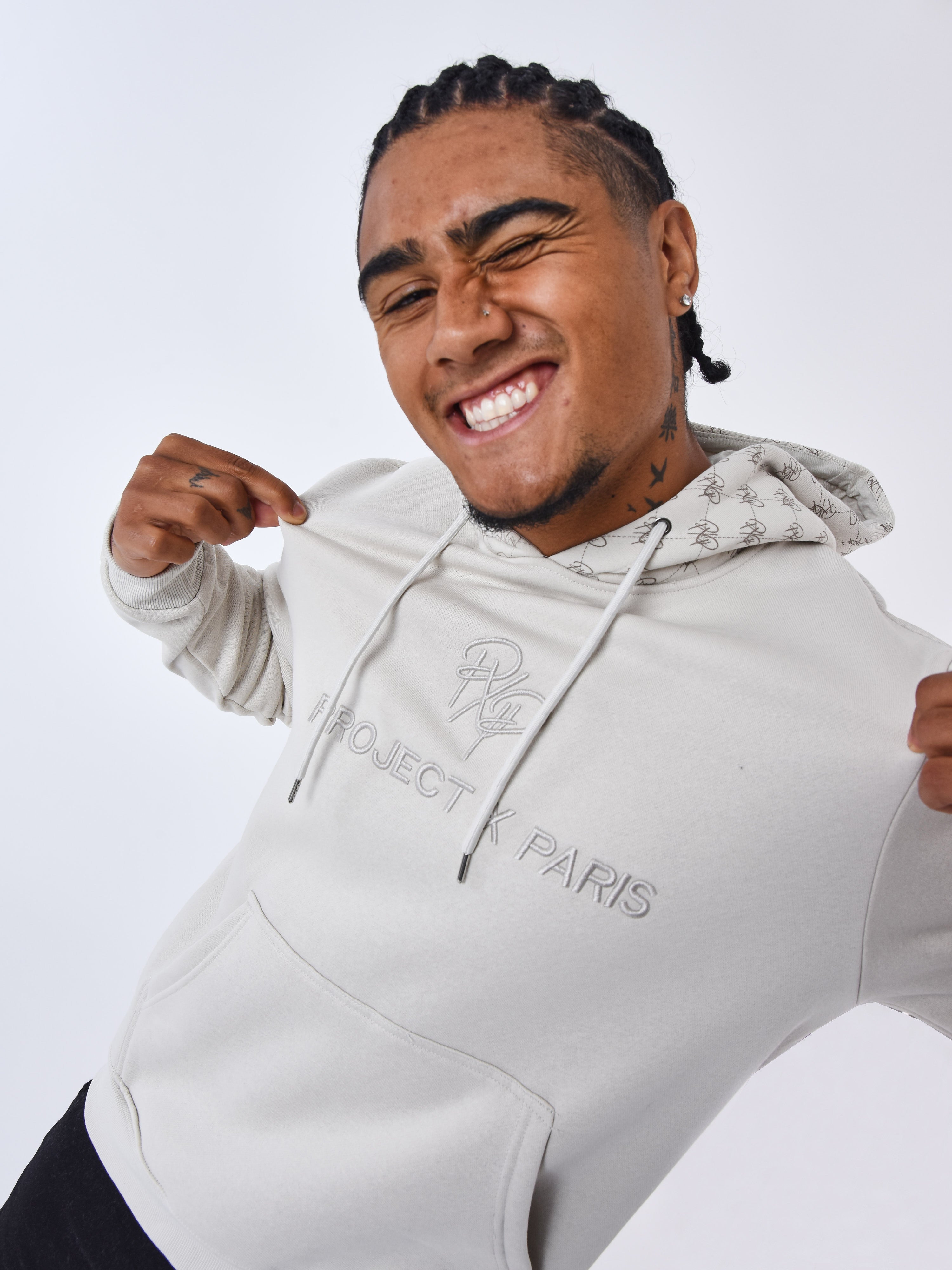 Sweat à Capuche detail monogramme all over-1