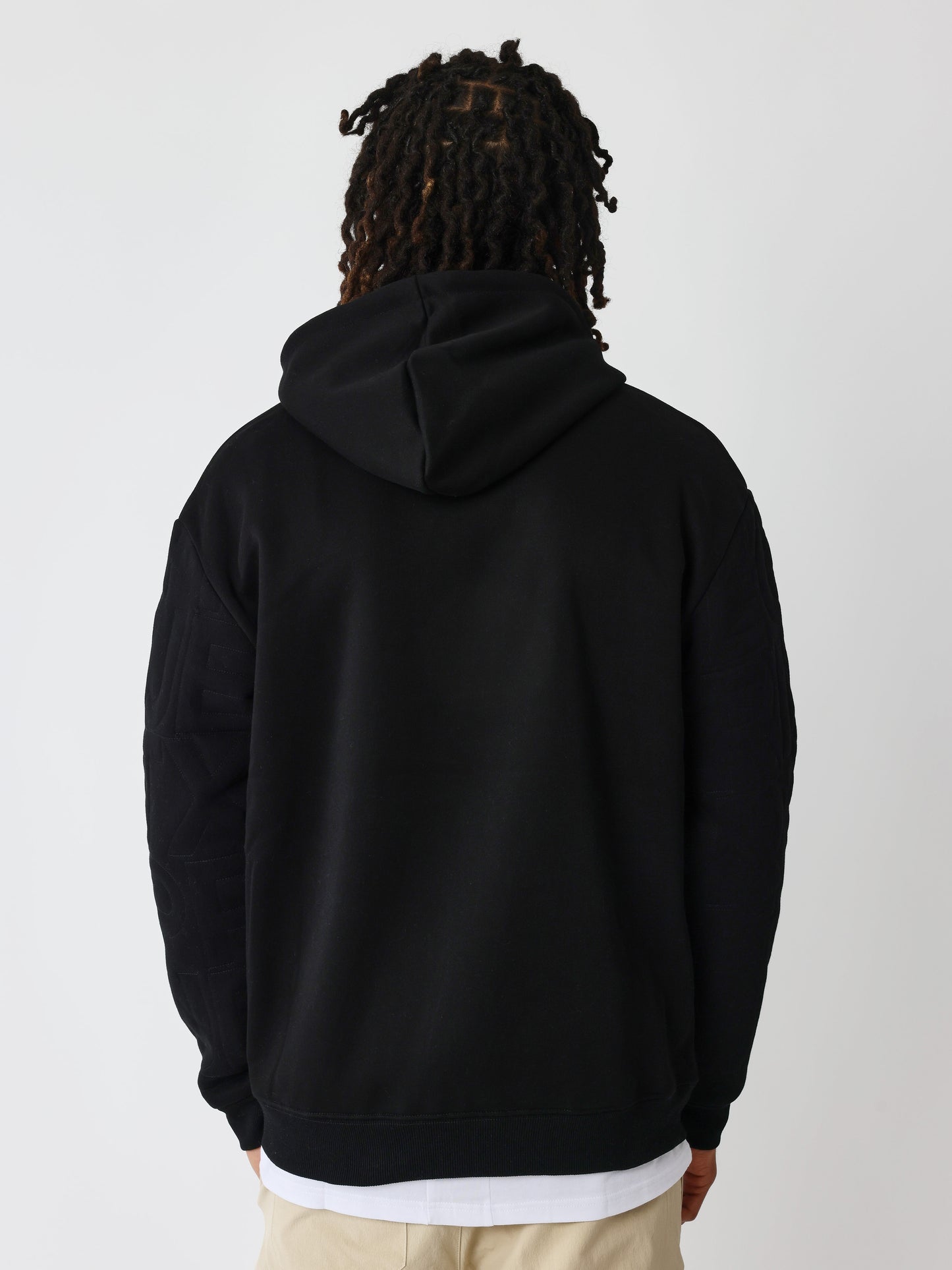 2322036-noir-modelshot