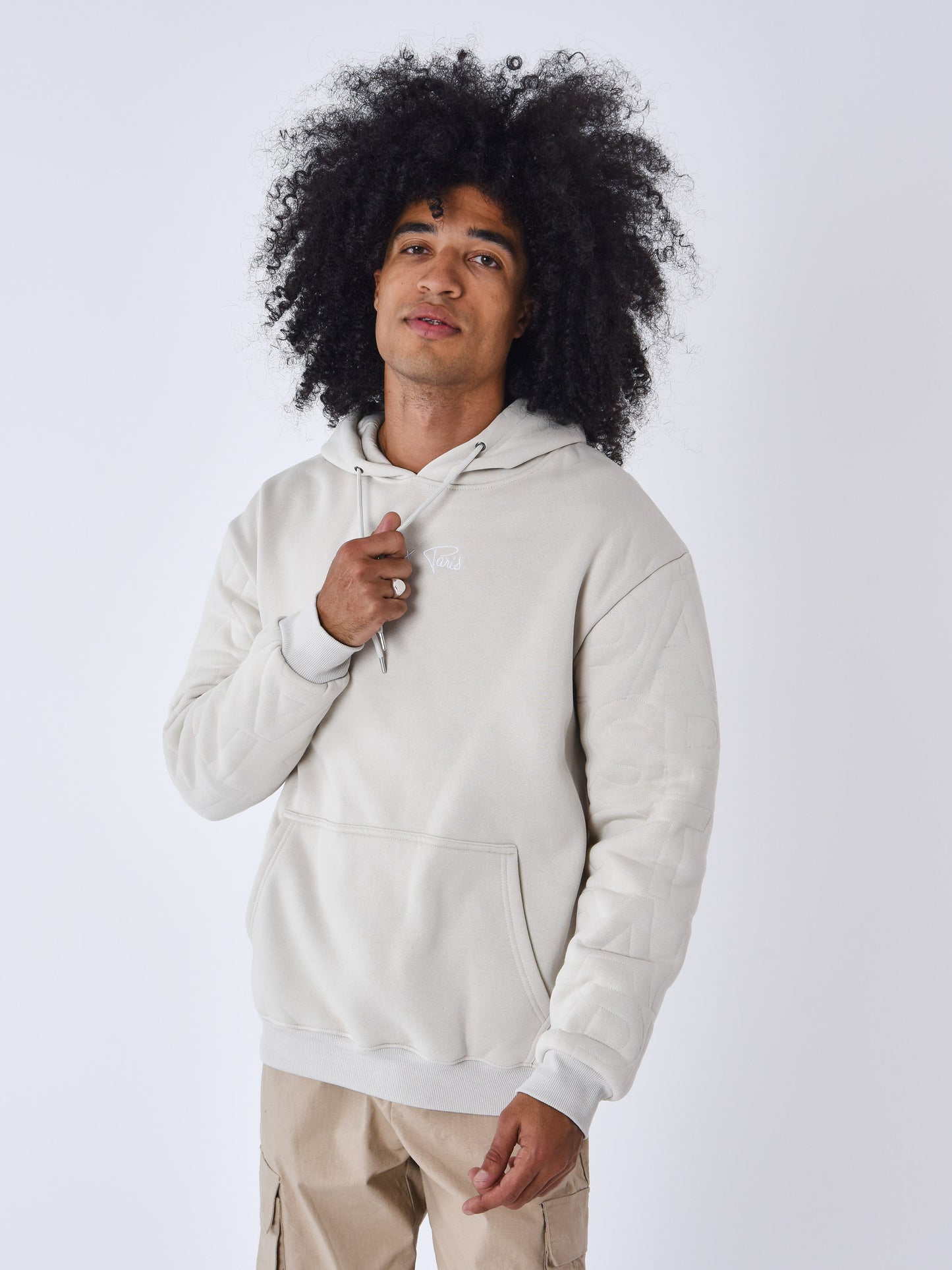 2322036-greige-modelshot