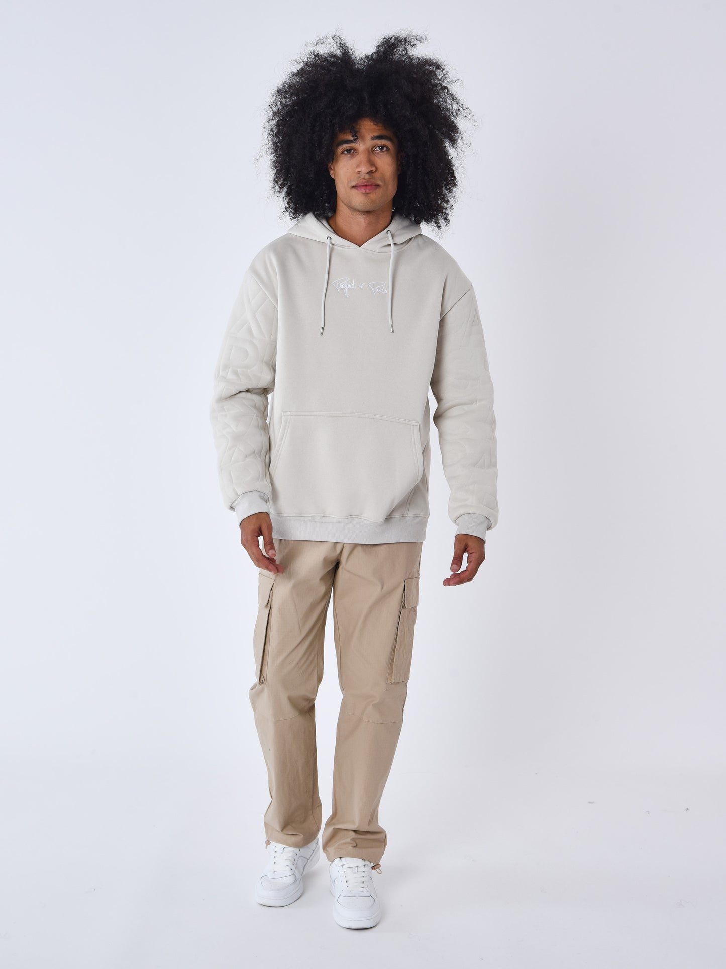 2322036-greige-modelshot