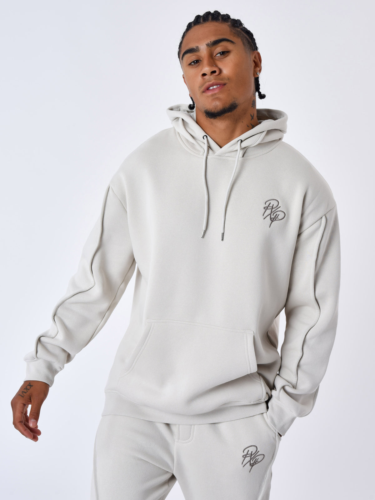 2322038-greige