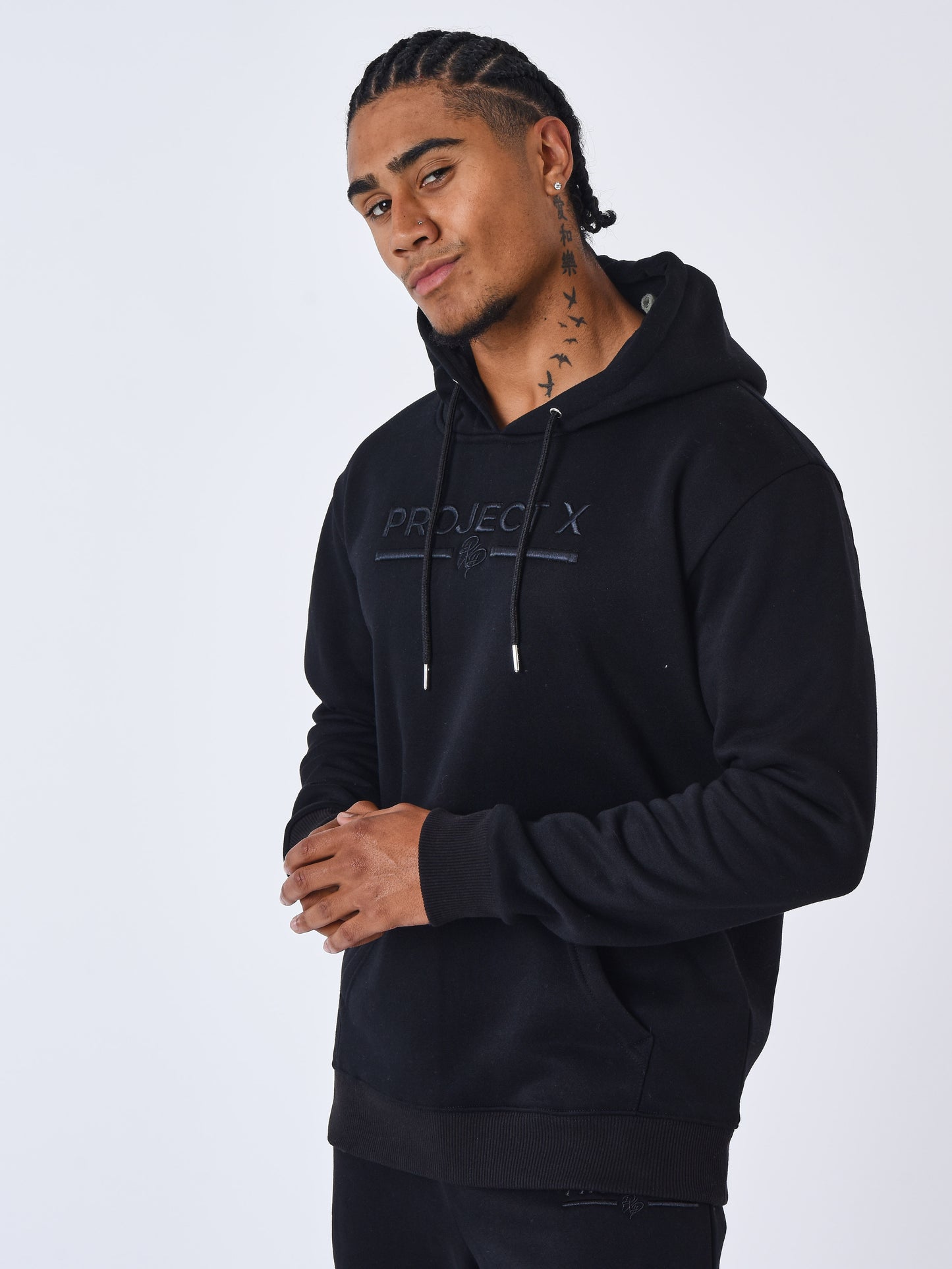 2322039-noir-modelshot