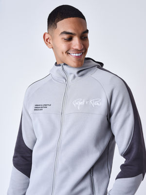 2333100-gris-clair-modelshot