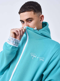 2333104-cyan-modelshot