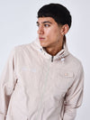 Chaqueta con capucha con pieza añadida