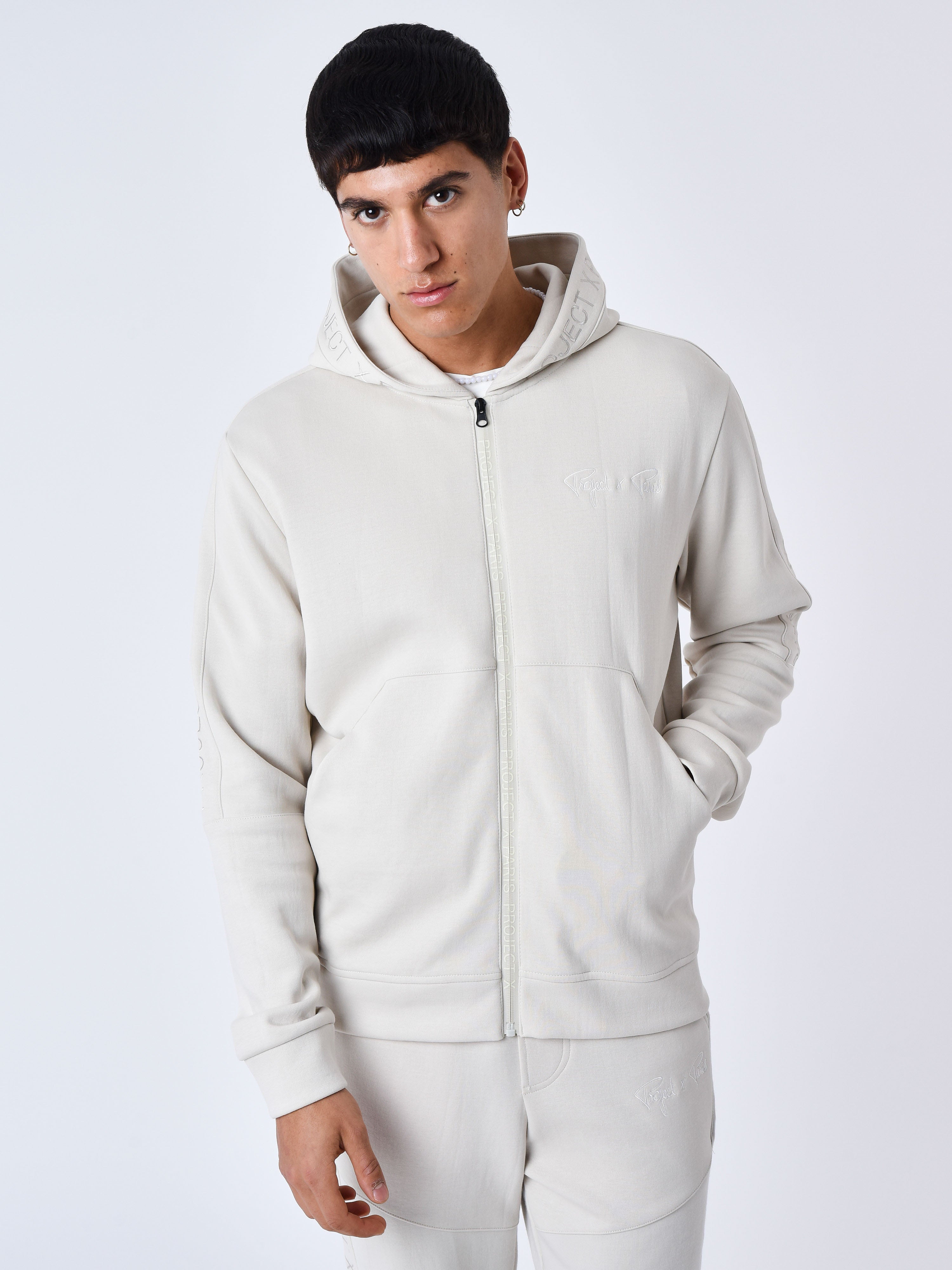 Plain zip-up Hoodie-1