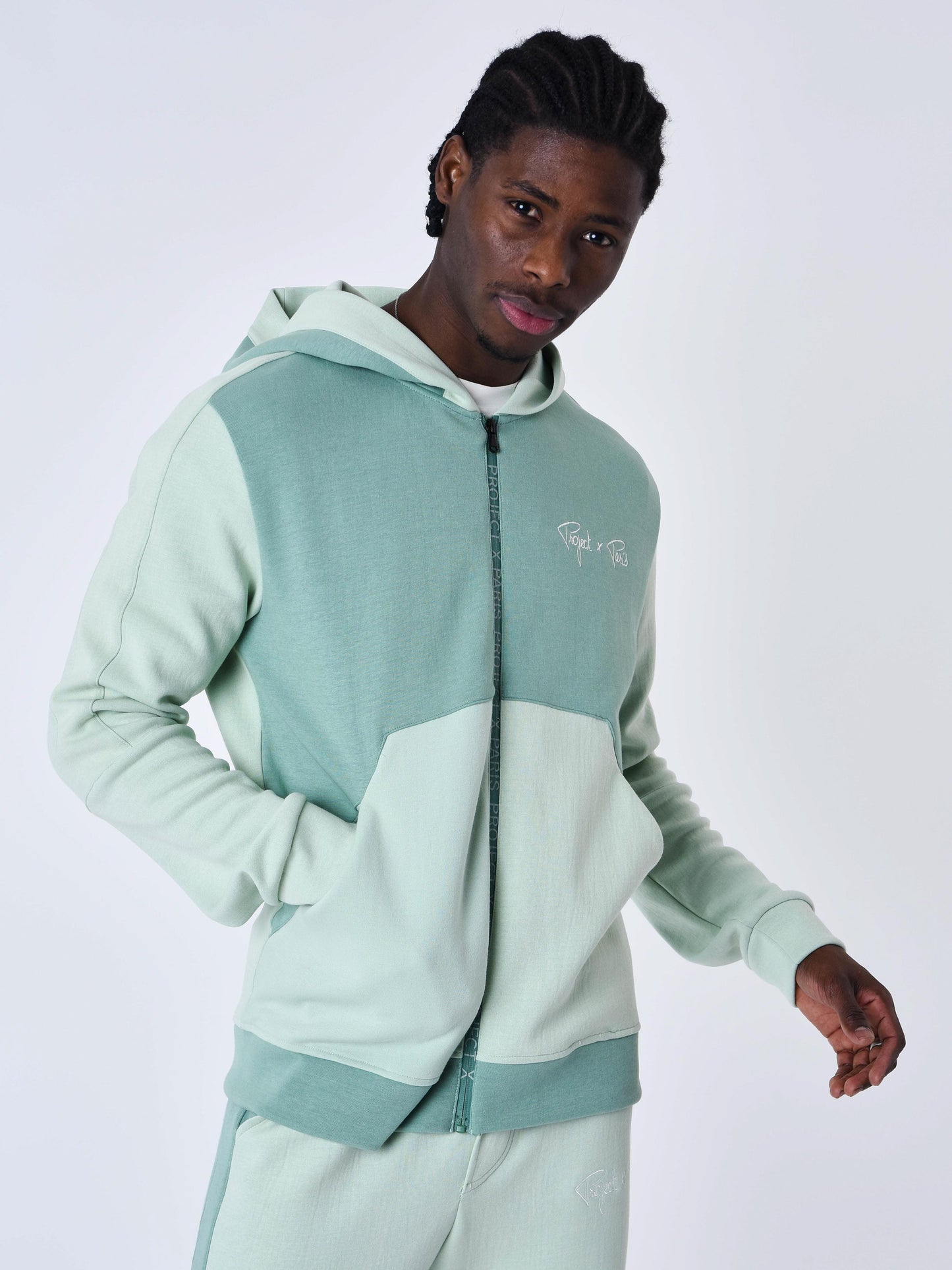 2333108-creme-de-menthe-modelshot
