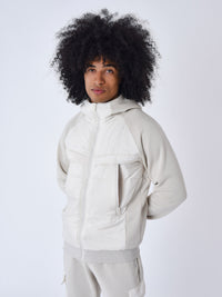 2333119-greige-modelshot