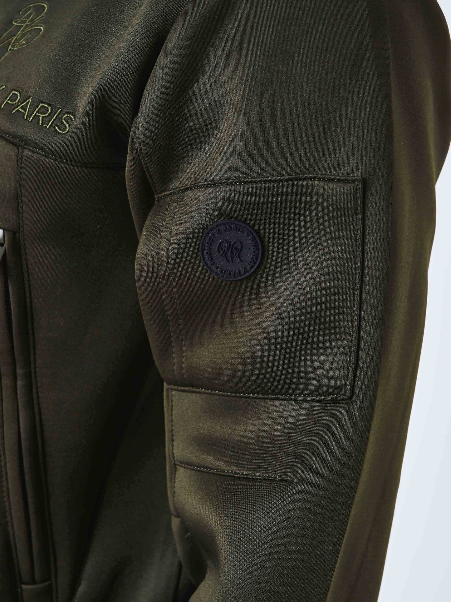 2333200-kaki-detailshot