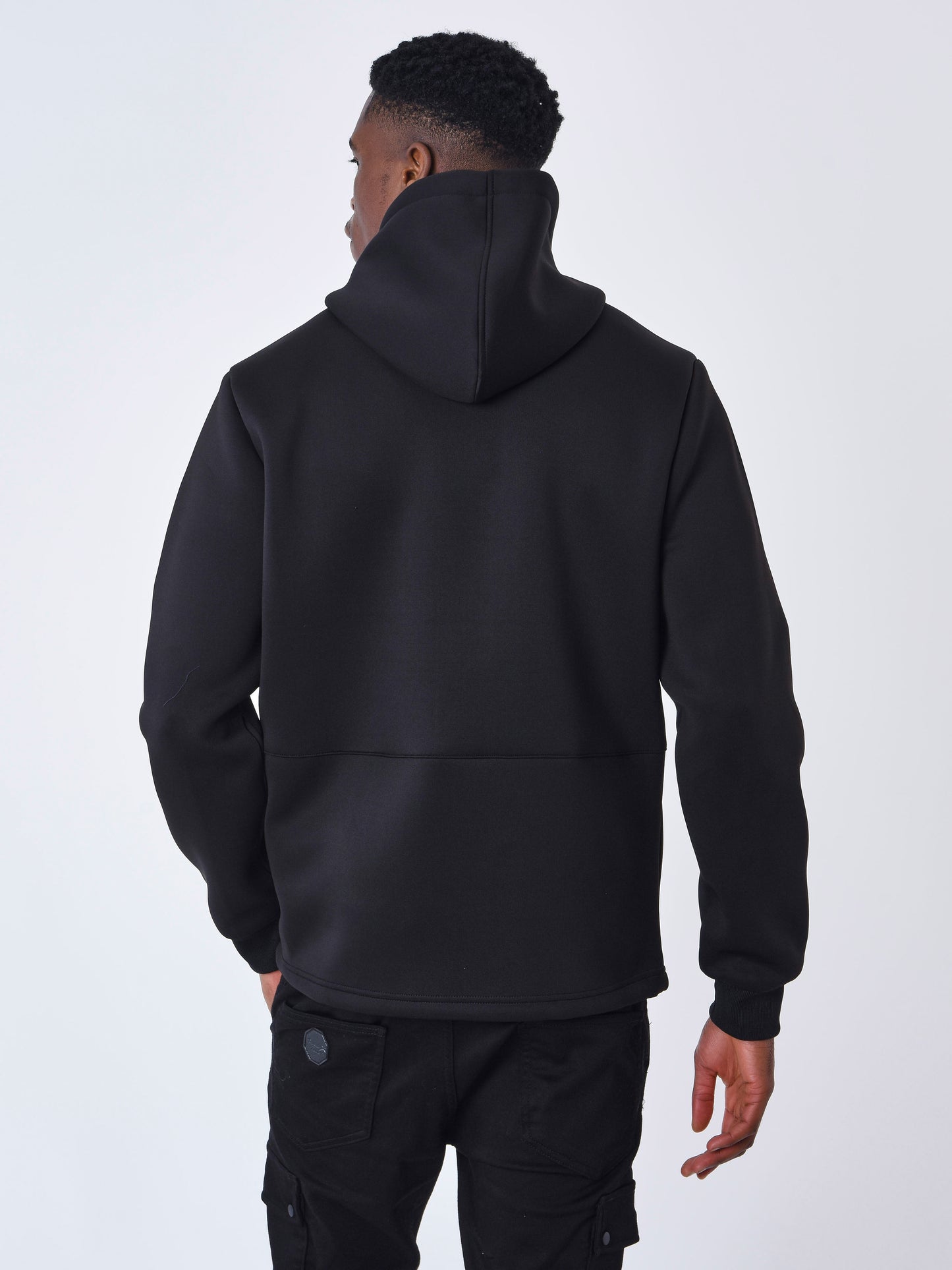 2333200-noir-modelshot