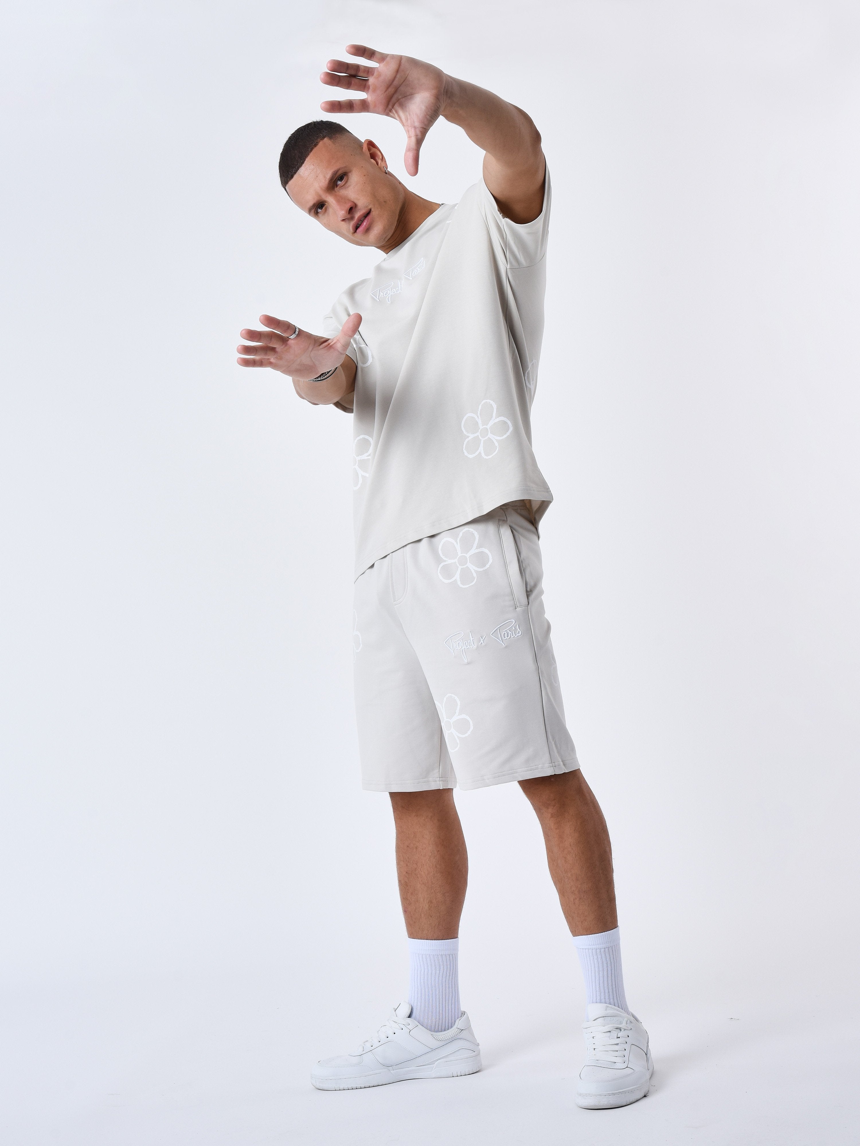 All over floral sketch Shorts-1